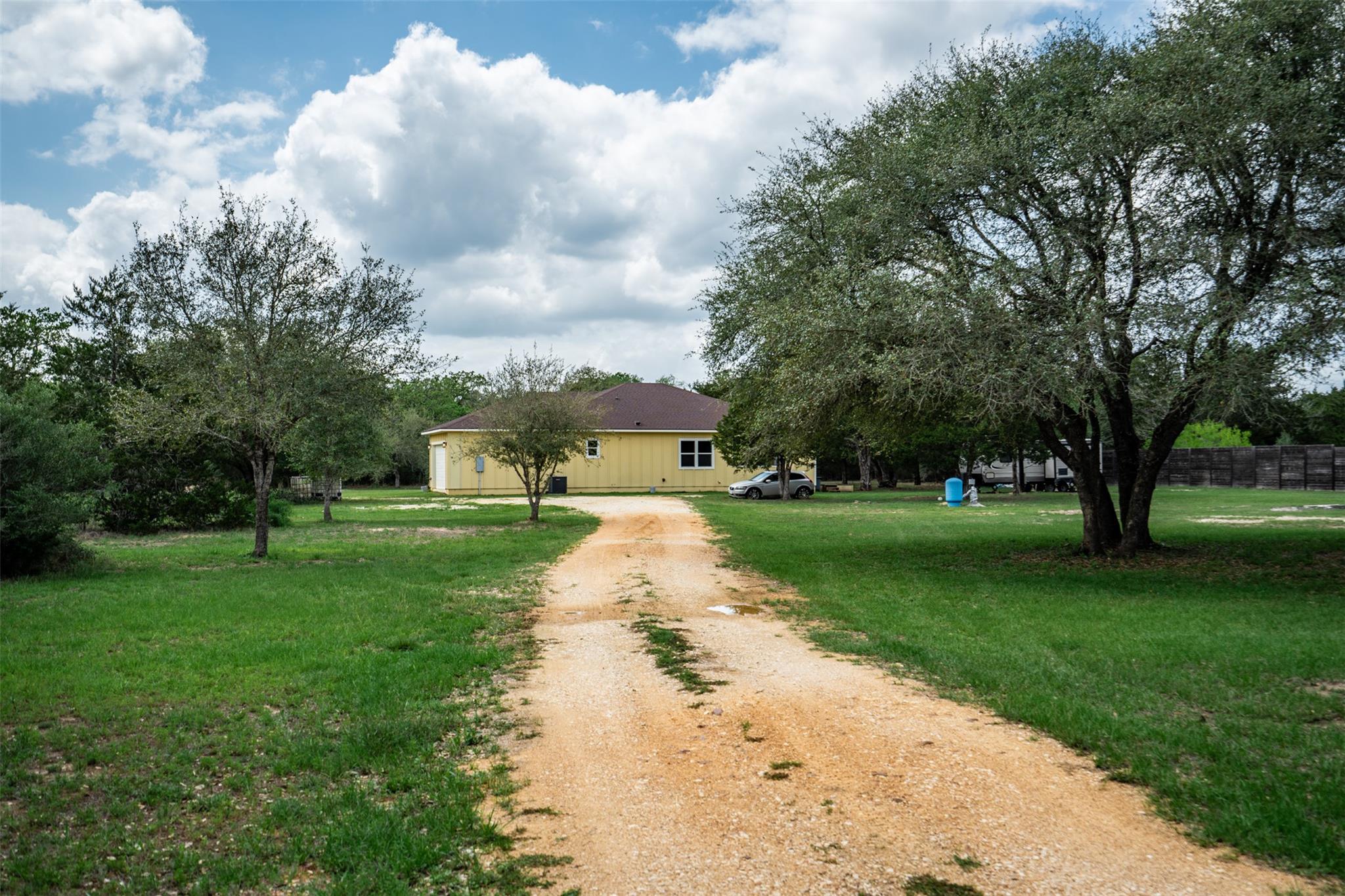 1354 OLD PIN OAK Rd, Paige, TX 78659
