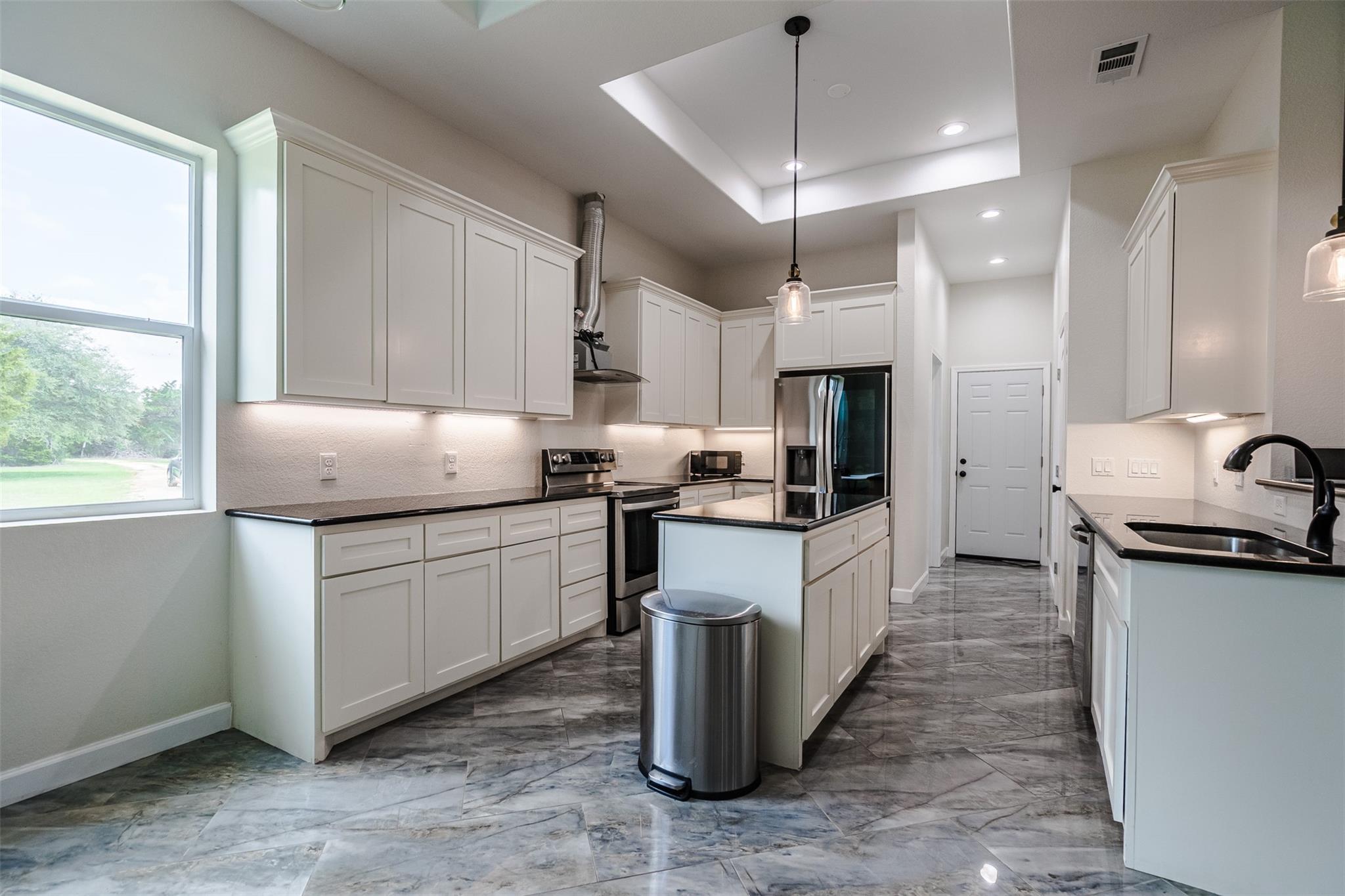 1354 OLD PIN OAK Rd, Paige, TX 78659