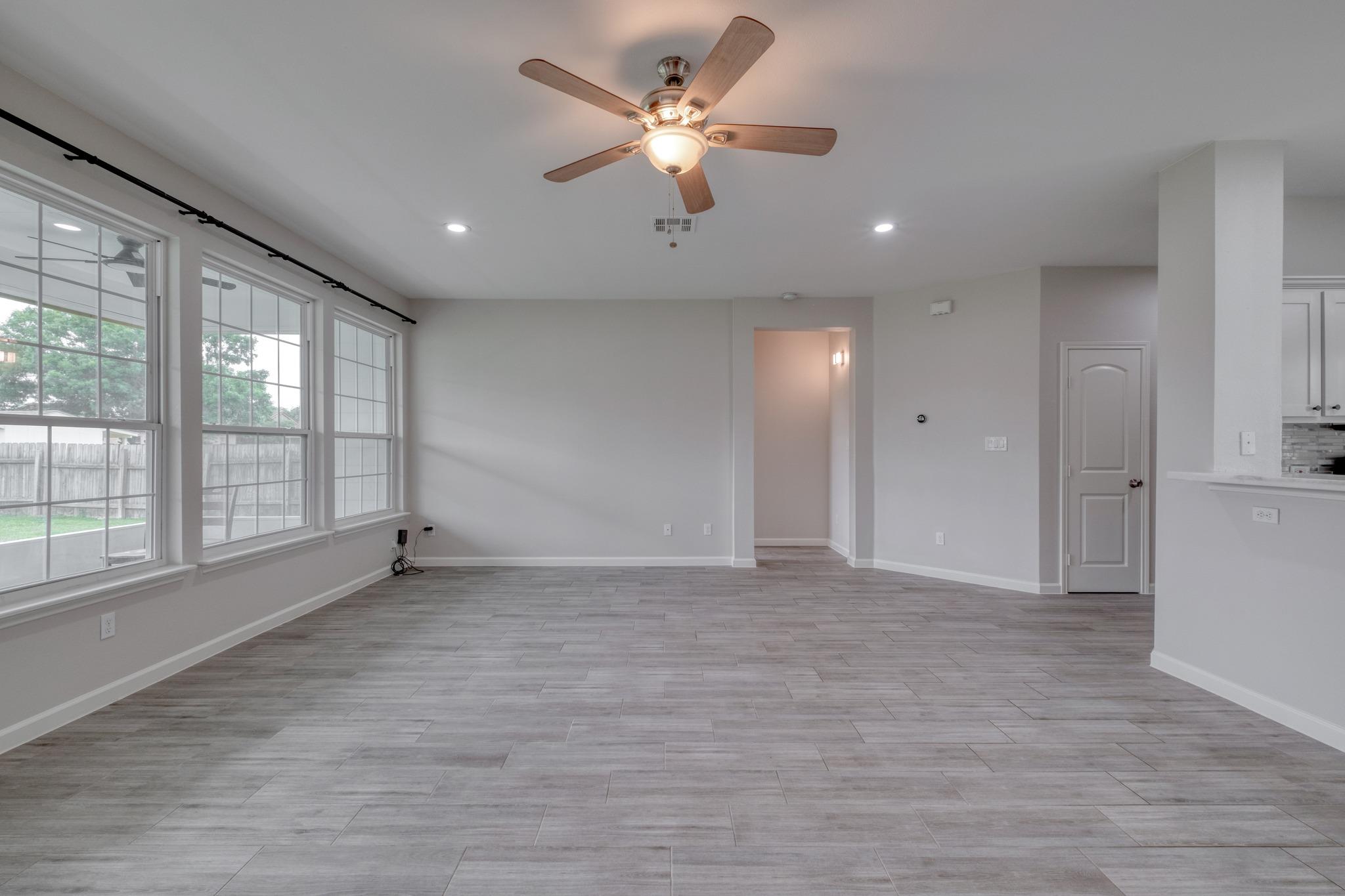 902 Fannin St, Lockhart, TX 78644