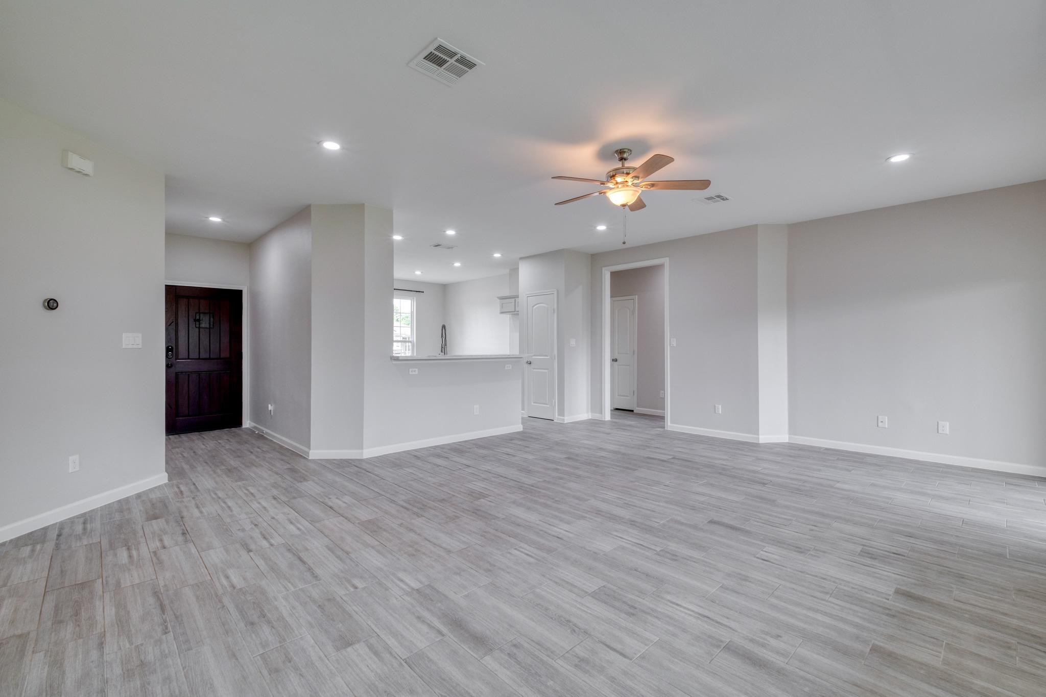 902 Fannin St, Lockhart, TX 78644