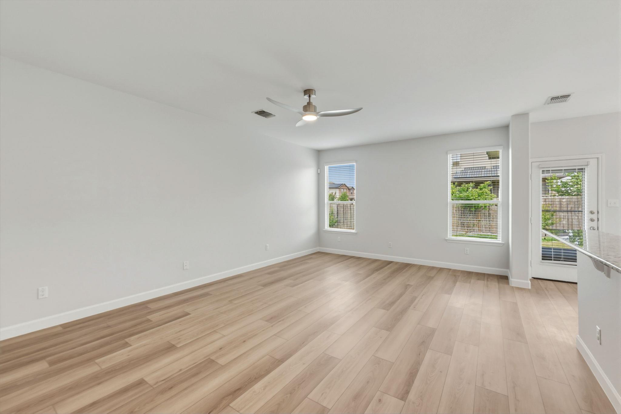 301 Serpentine Ln, Jarrell, TX 76537