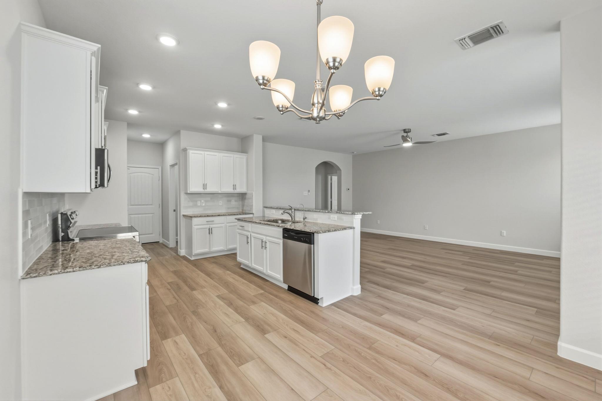 301 Serpentine Ln, Jarrell, TX 76537