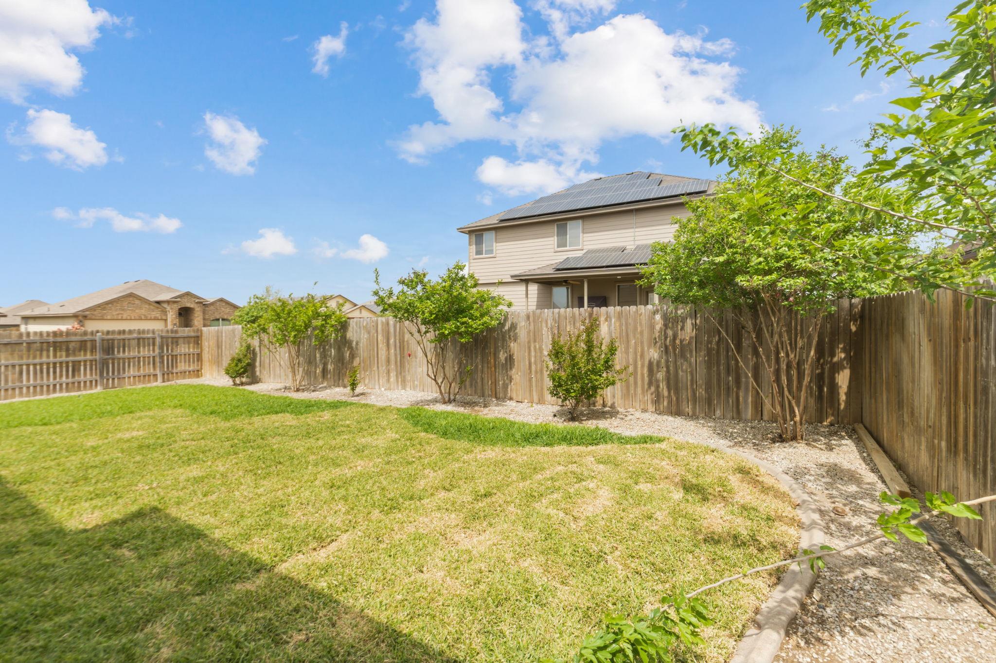 301 Serpentine Ln, Jarrell, TX 76537