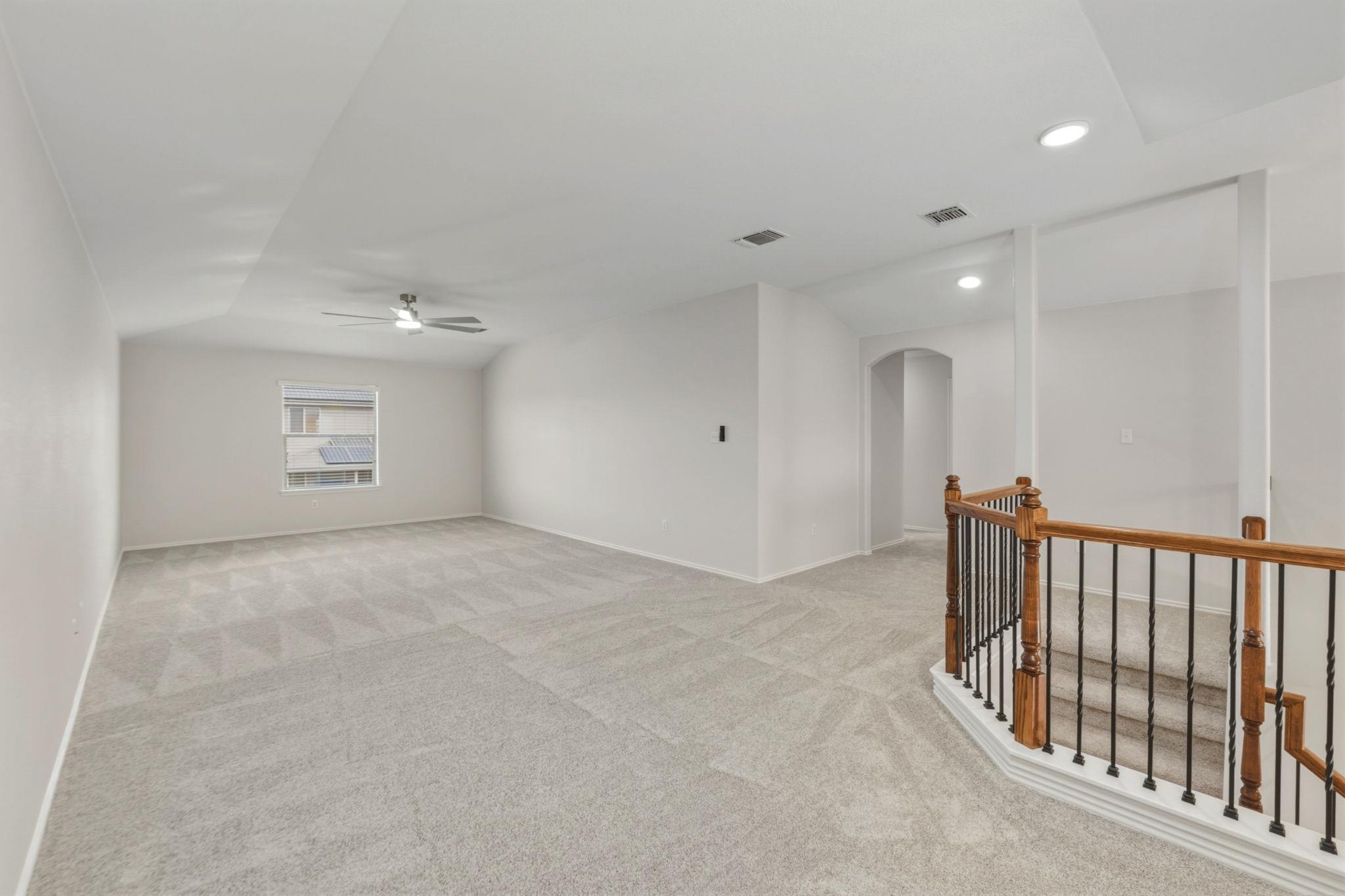 301 Serpentine Ln, Jarrell, TX 76537