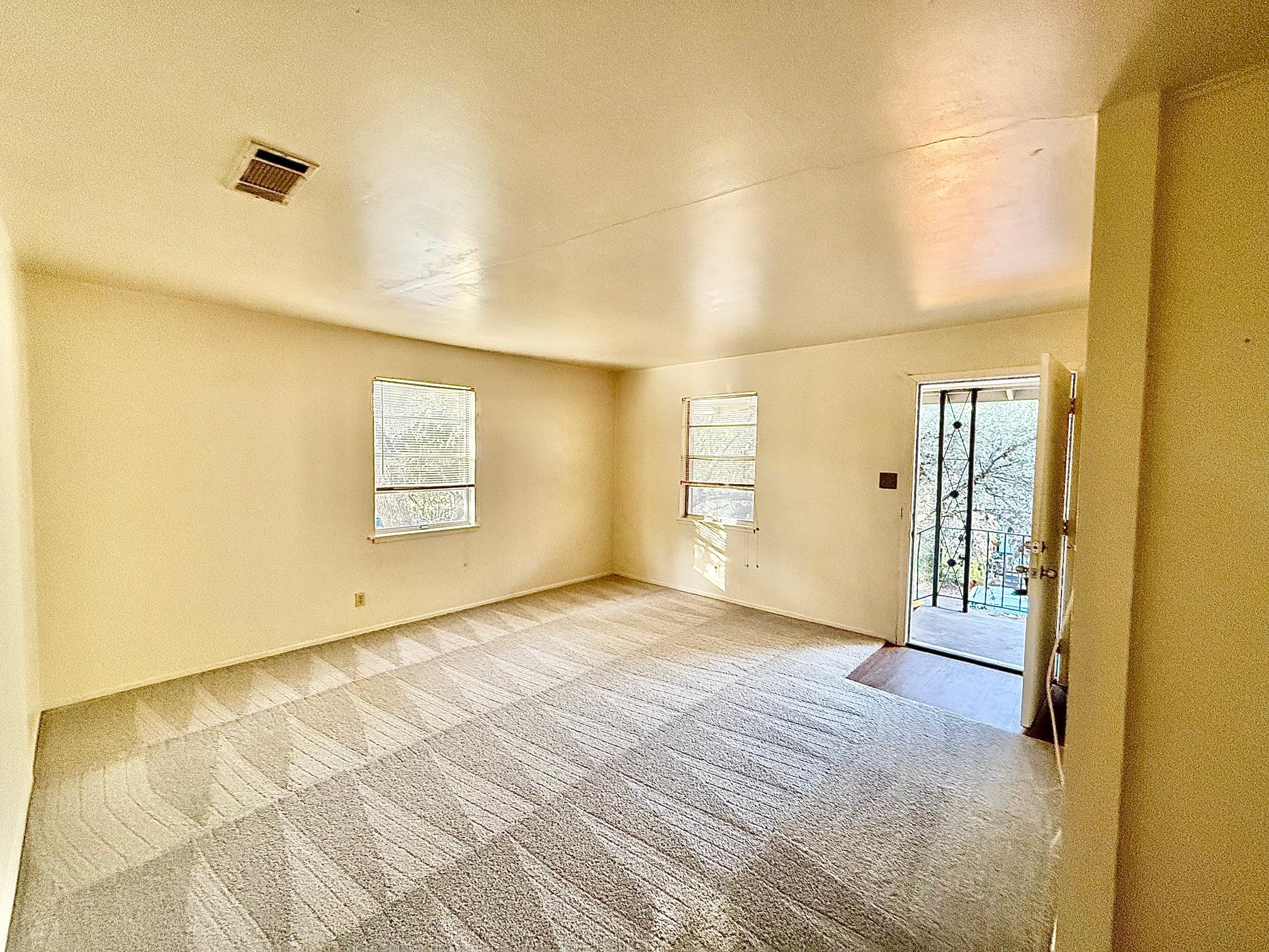 2411 S 5th St # 4, Austin, TX 78704