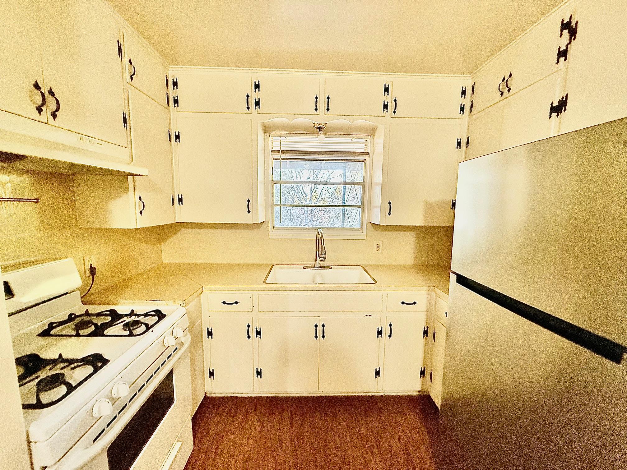 2411 S 5th St # 4, Austin, TX 78704