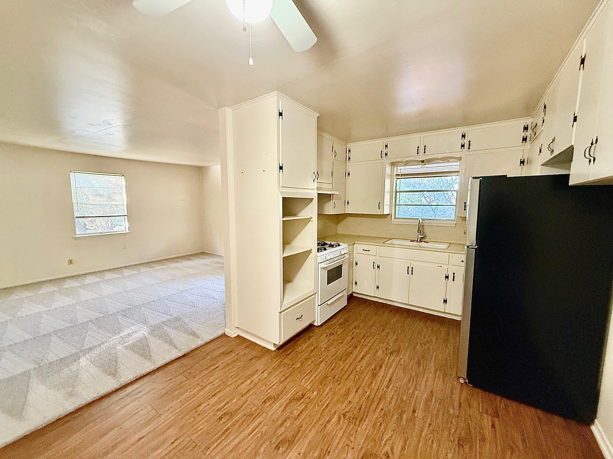 2411 S 5th St # 4, Austin, TX 78704