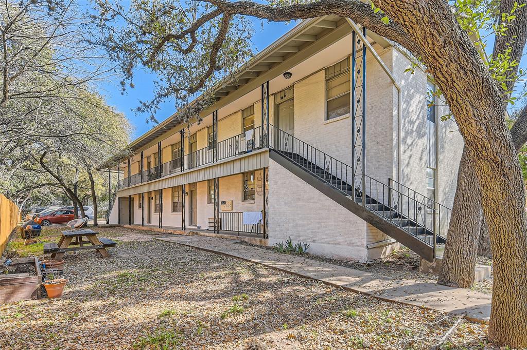 2411 S 5th St # 4, Austin, TX 78704