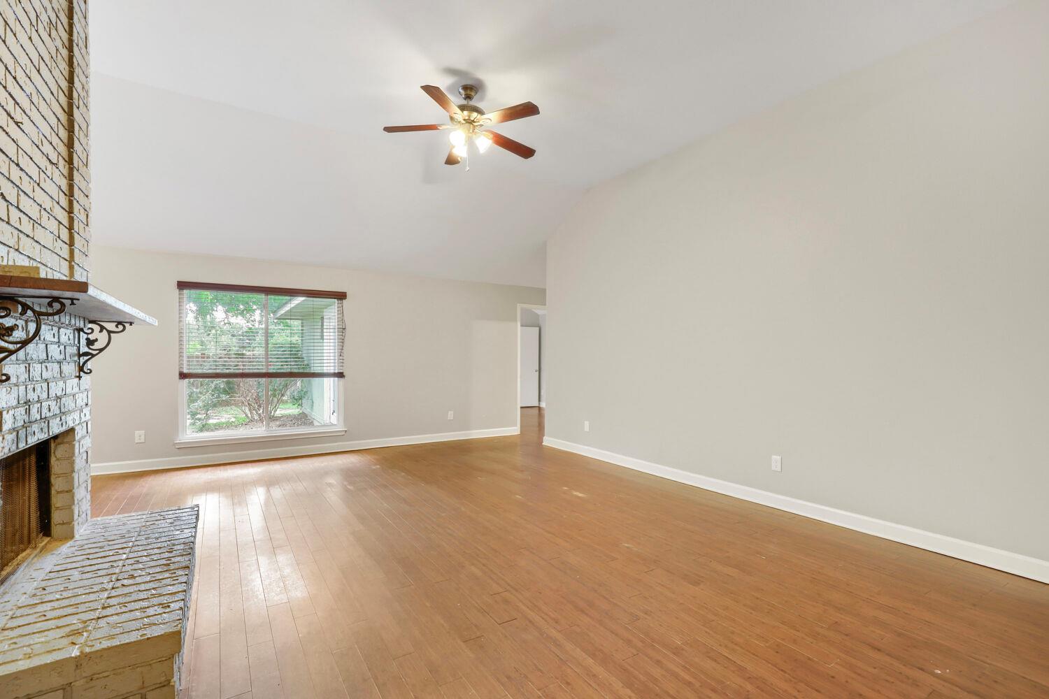 409 Kathleen Ln, Leander, TX 78641