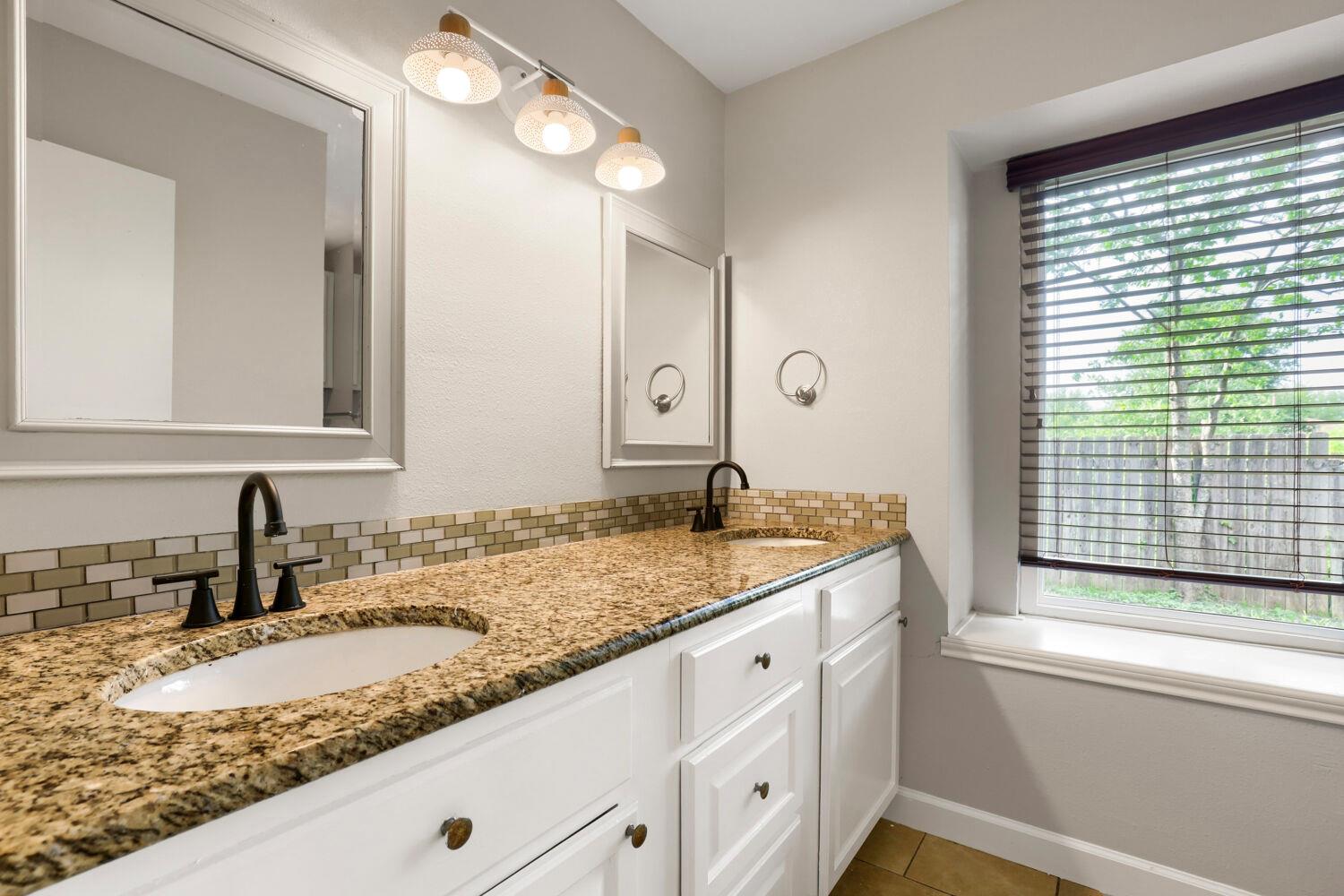 409 Kathleen Ln, Leander, TX 78641