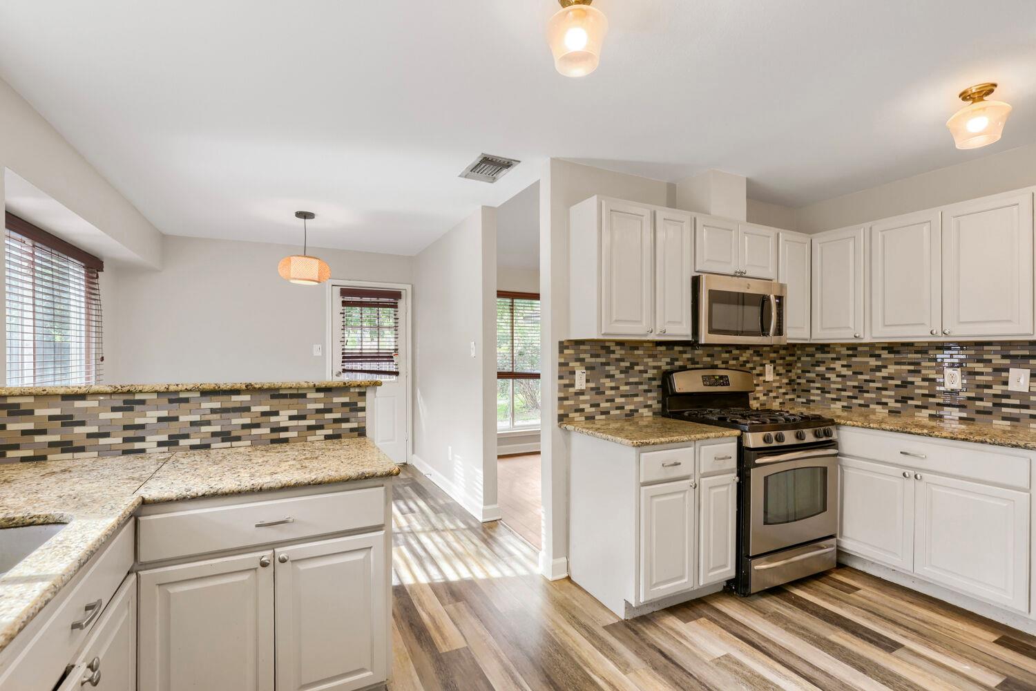 409 Kathleen Ln, Leander, TX 78641