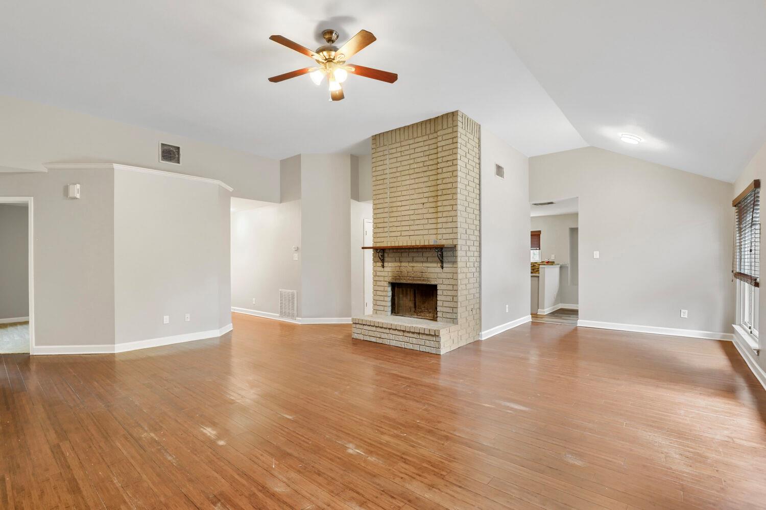 409 Kathleen Ln, Leander, TX 78641