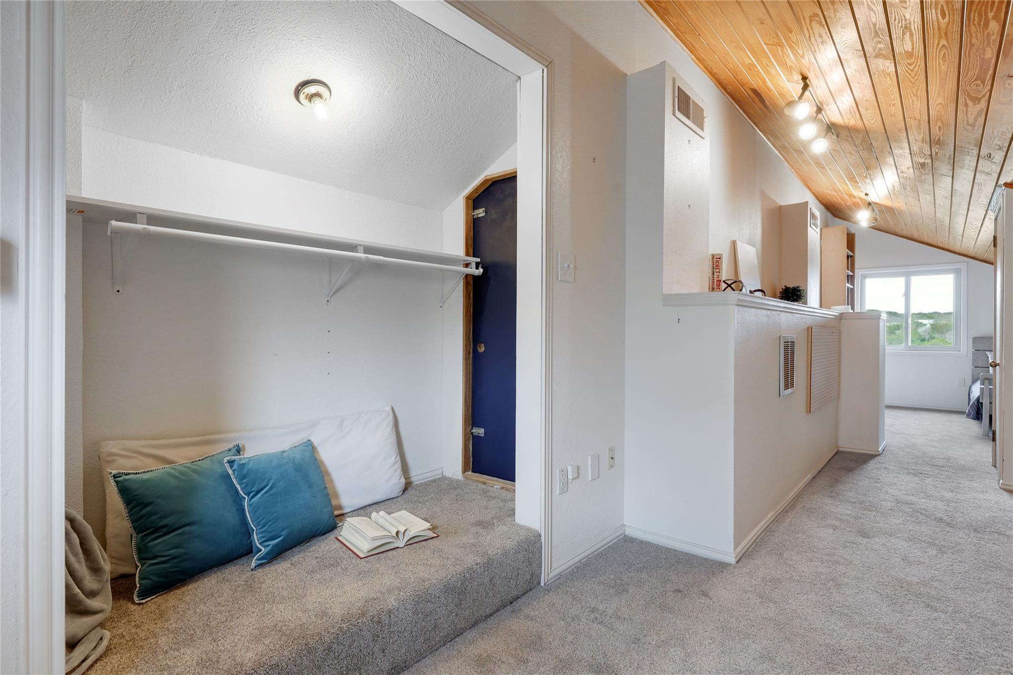 18205 Ridge Rd, Lago Vista, TX 78645