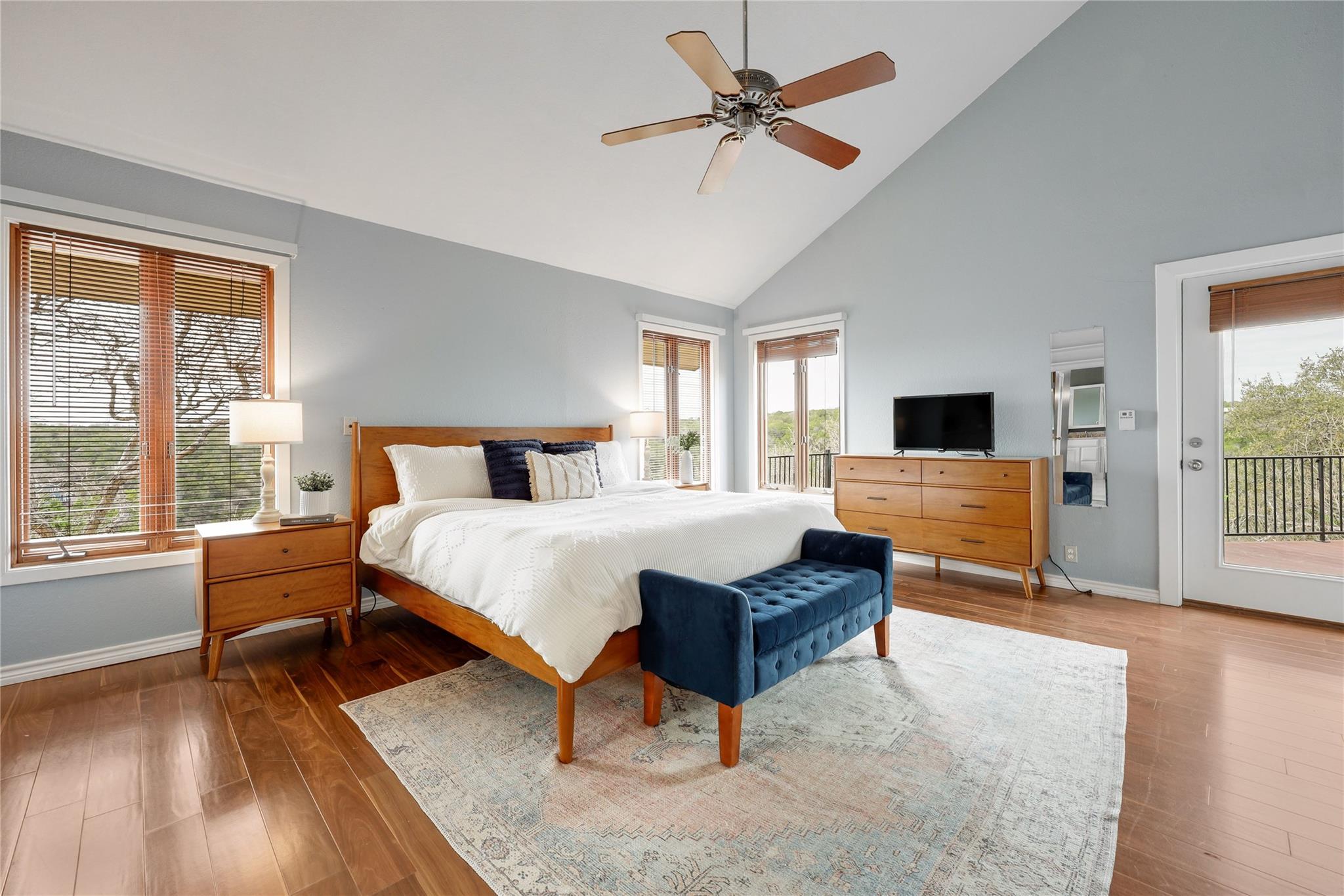 18205 Ridge Rd, Lago Vista, TX 78645