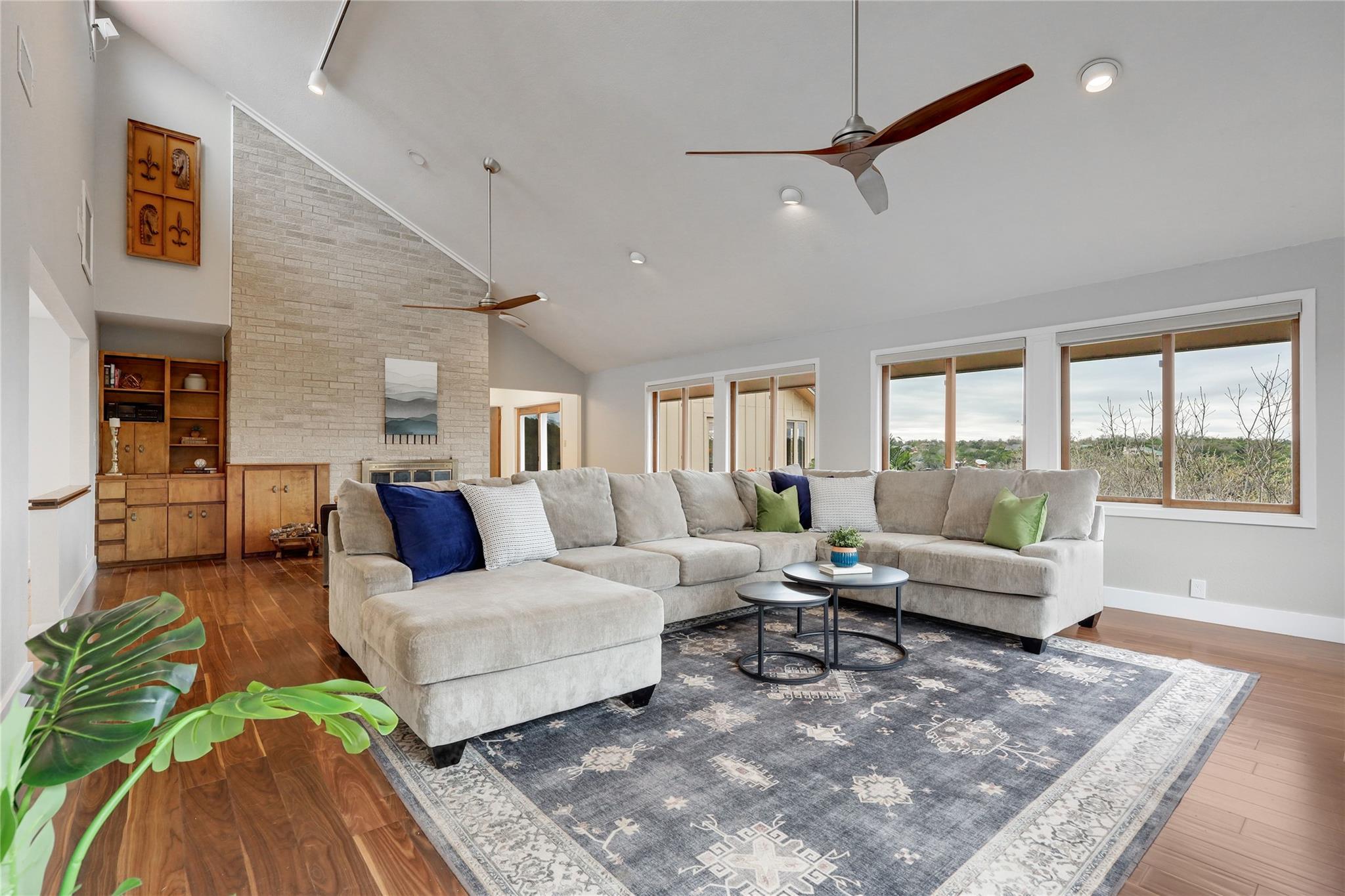 18205 Ridge Rd, Lago Vista, TX 78645