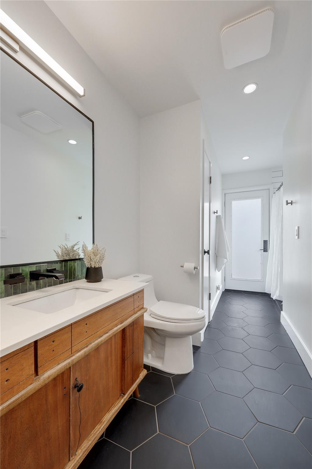 18205 Ridge Rd, Lago Vista, TX 78645