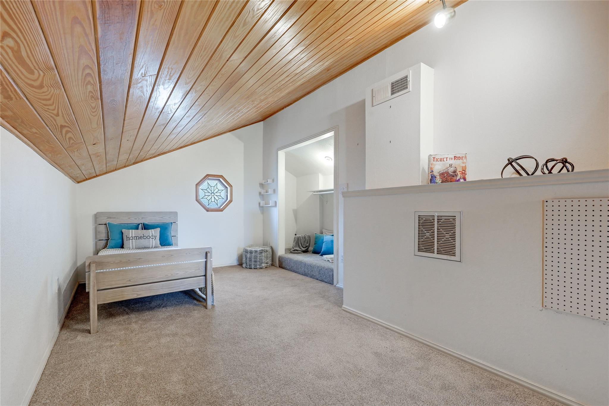 18205 Ridge Rd, Lago Vista, TX 78645