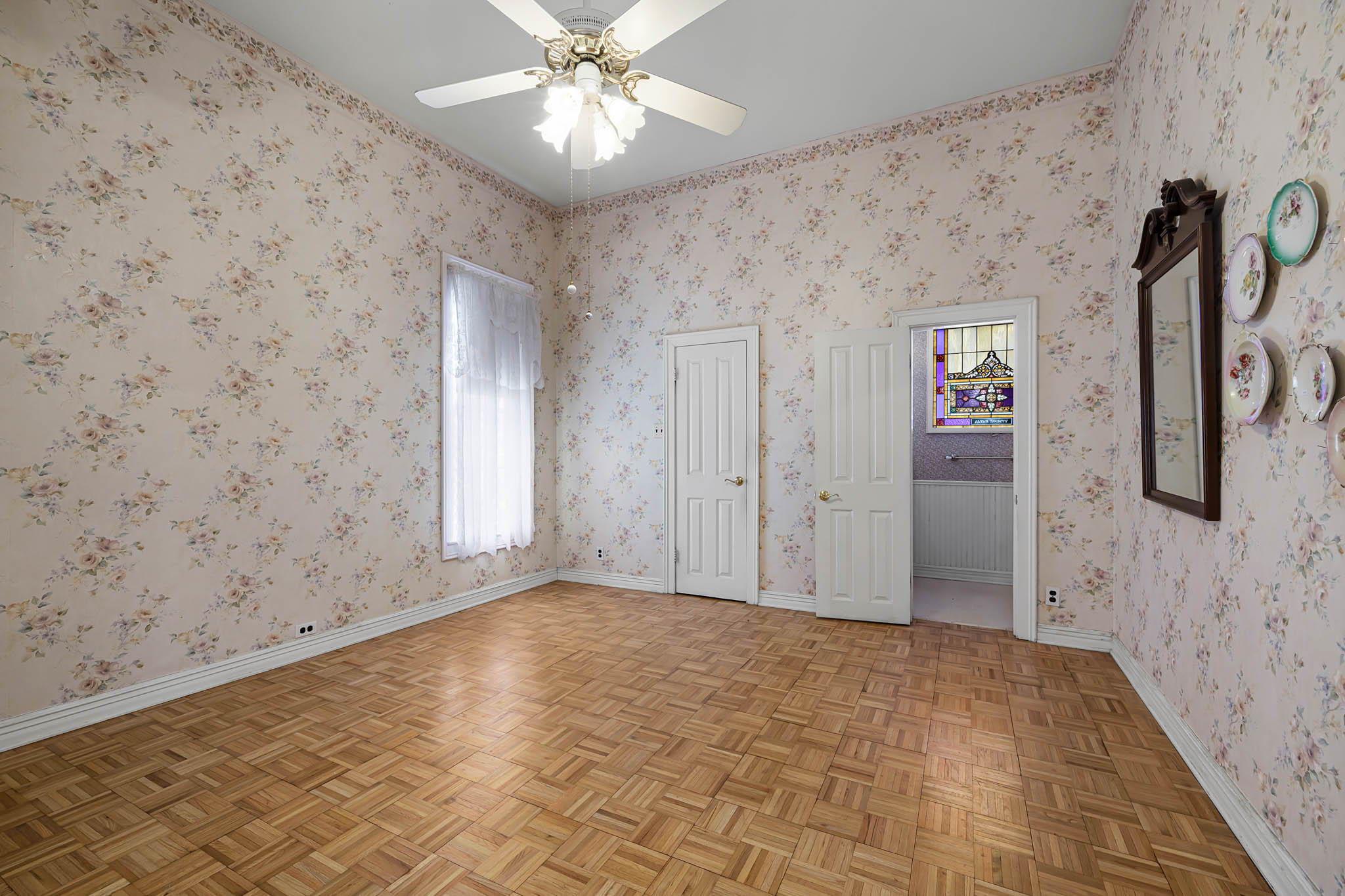 633 S Castell Ave, New Braunfels, TX 78130