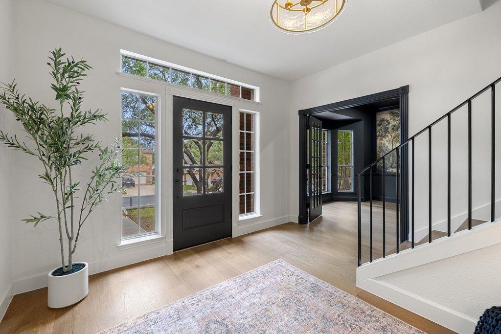 7516 Orrick Dr, Austin, TX 78749