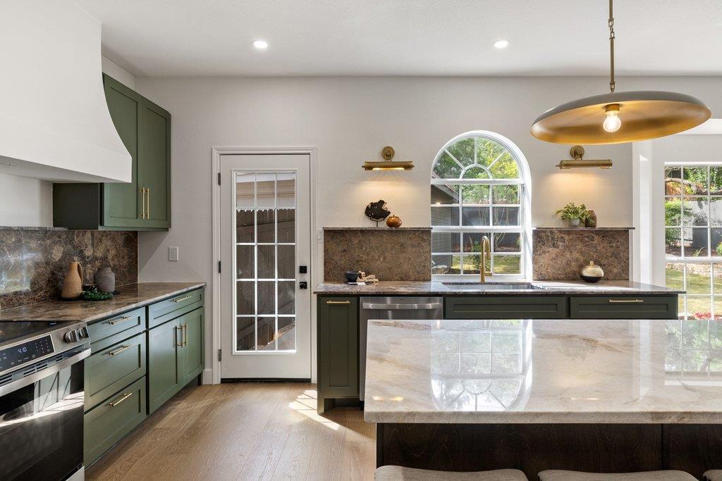 7516 Orrick Dr, Austin, TX 78749