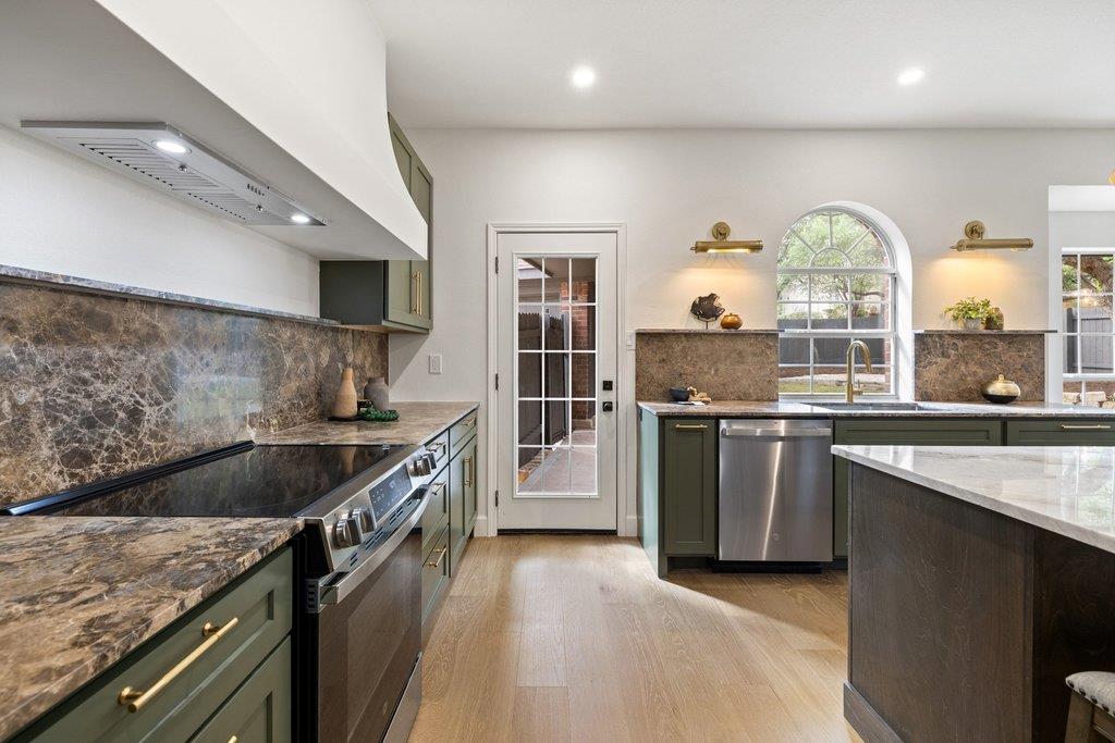 7516 Orrick Dr, Austin, TX 78749