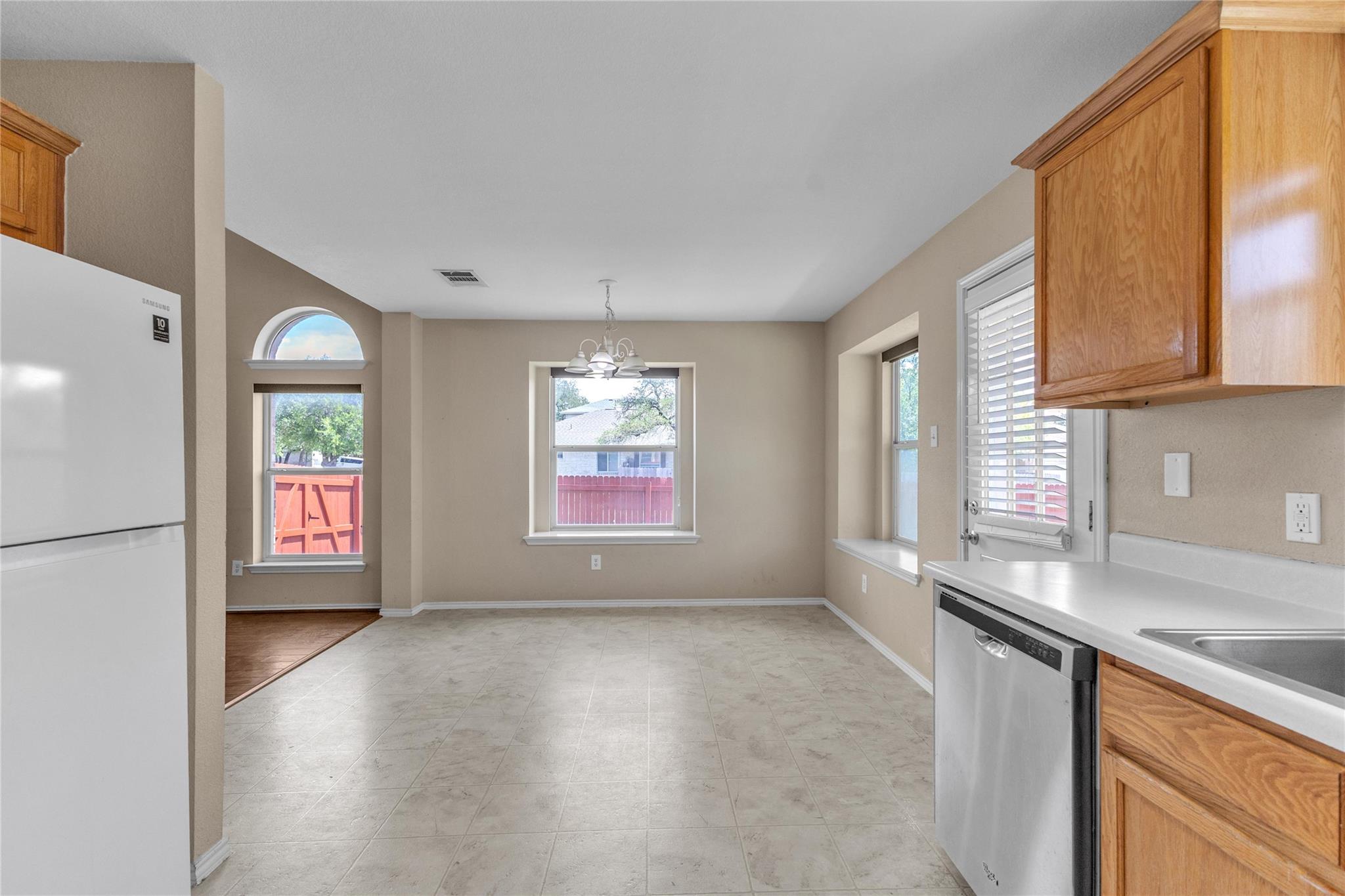 3730 Castle Rock Dr, Round Rock, TX 78681