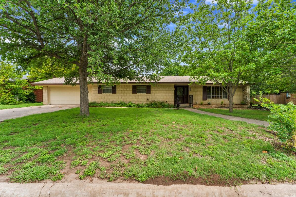 1011 N Vanderveer St, Burnet, TX 78611
