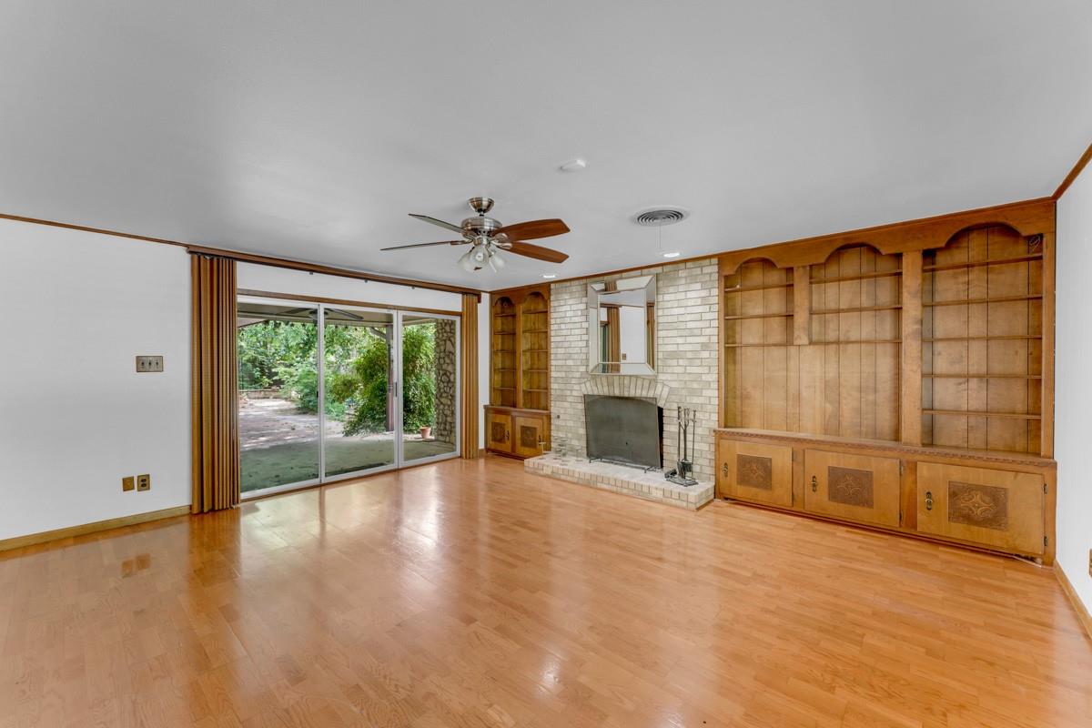 1011 N Vanderveer St, Burnet, TX 78611