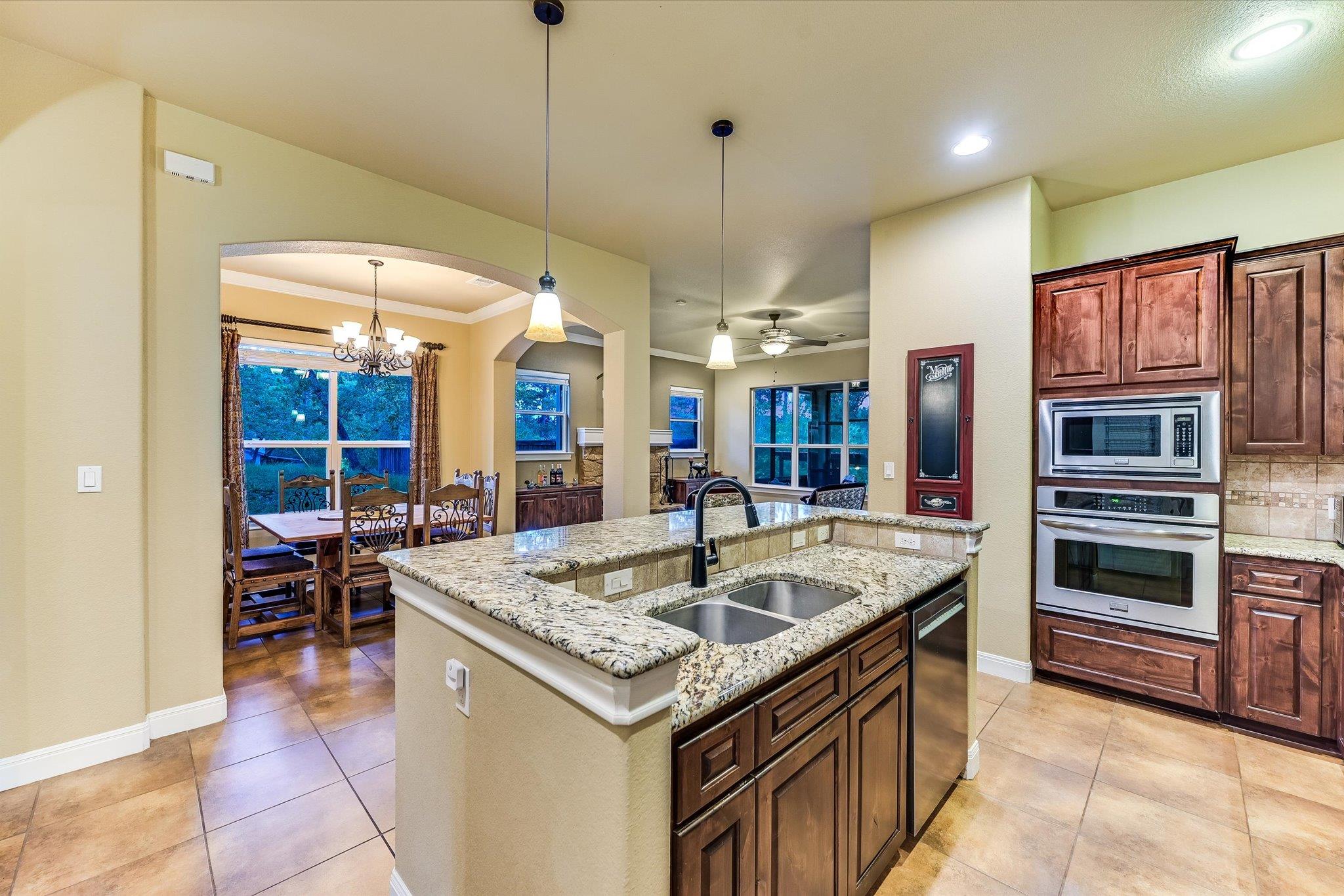 344 Tahitian Dr, Bastrop, TX 78602