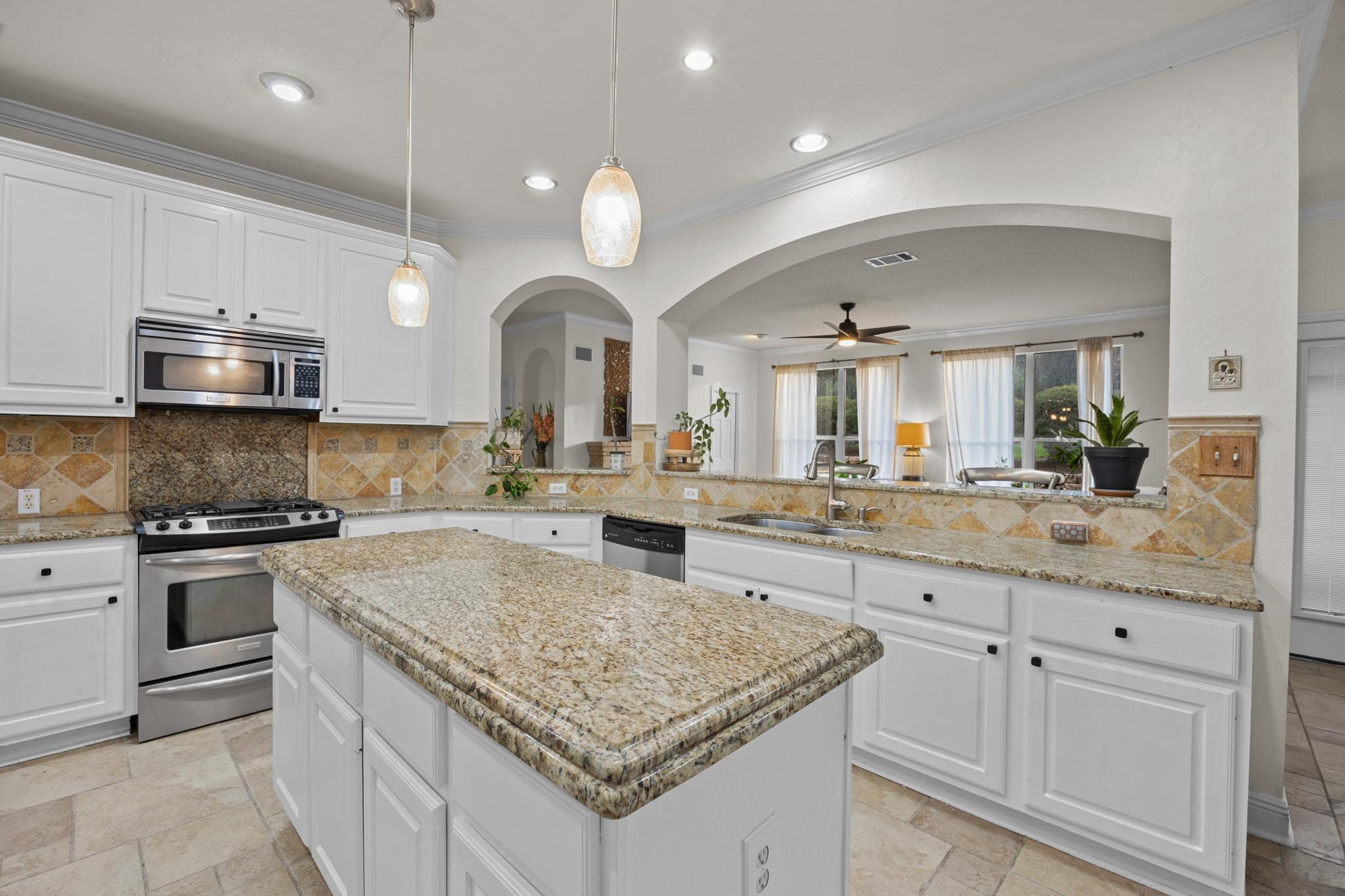 3304 Mulberry Creek Dr, Austin, TX 78732