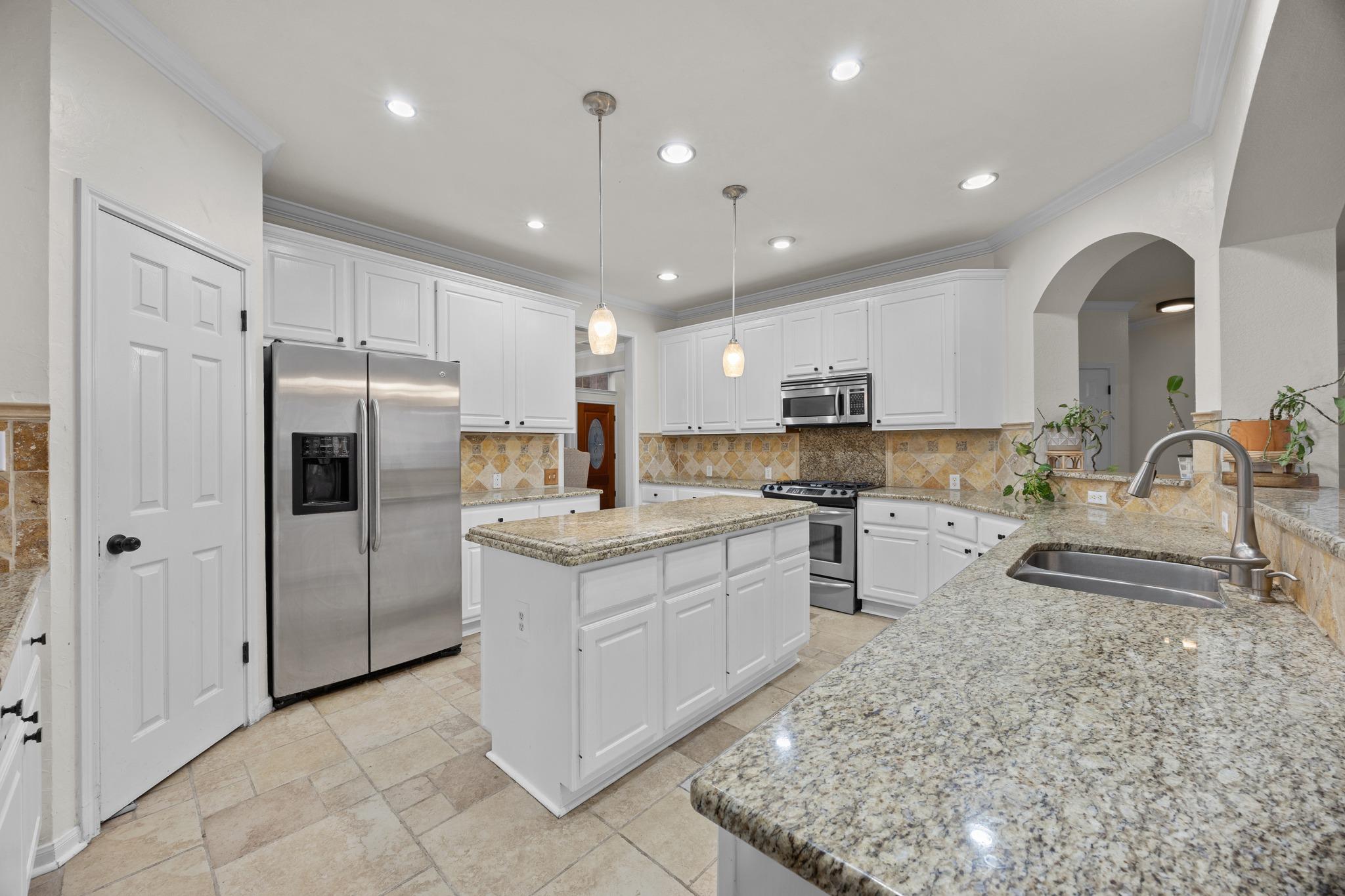 3304 Mulberry Creek Dr, Austin, TX 78732