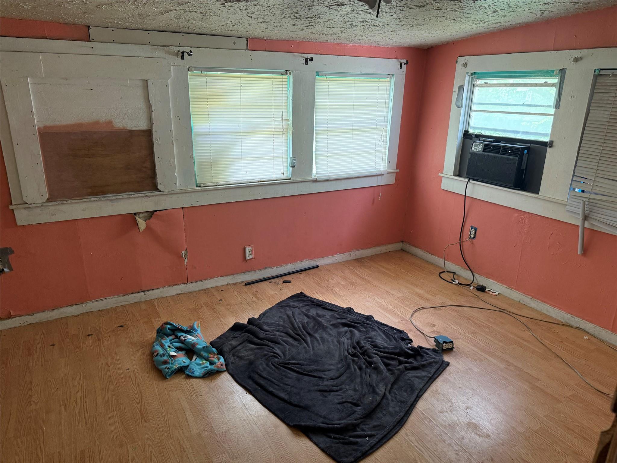 805 W Avenue C, Lampasas, TX 76550