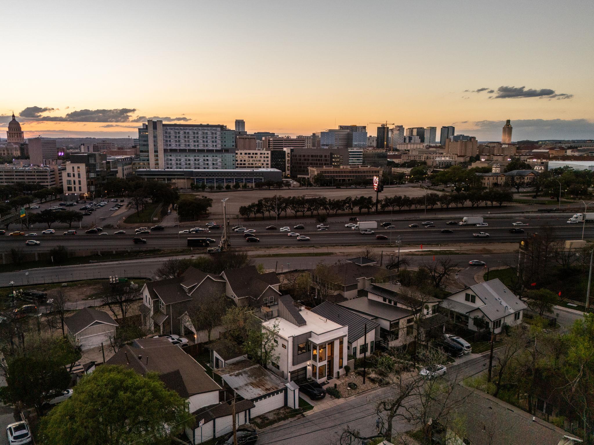 1502 Waller St, Austin, TX 78702