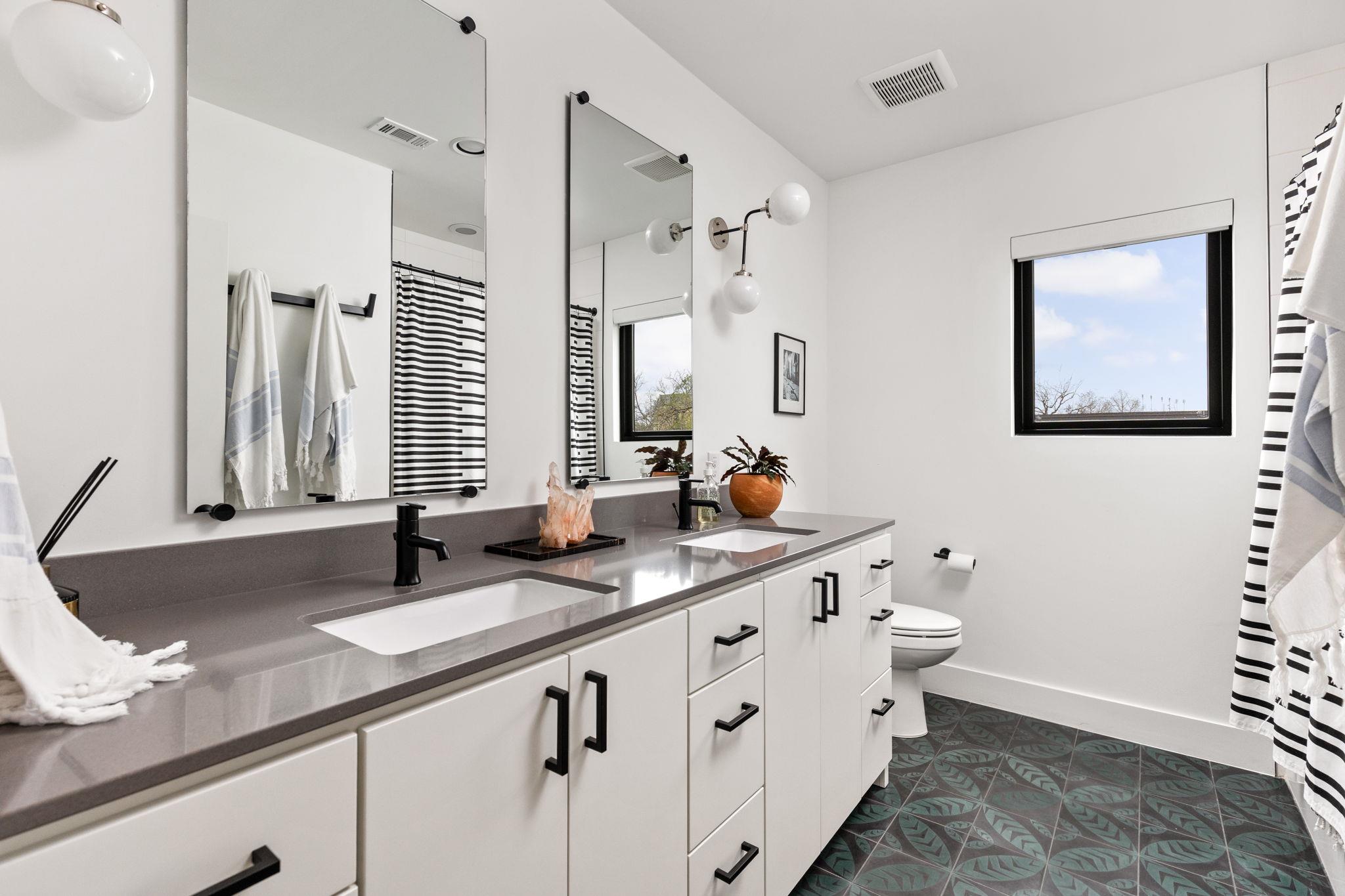 1502 Waller St, Austin, TX 78702