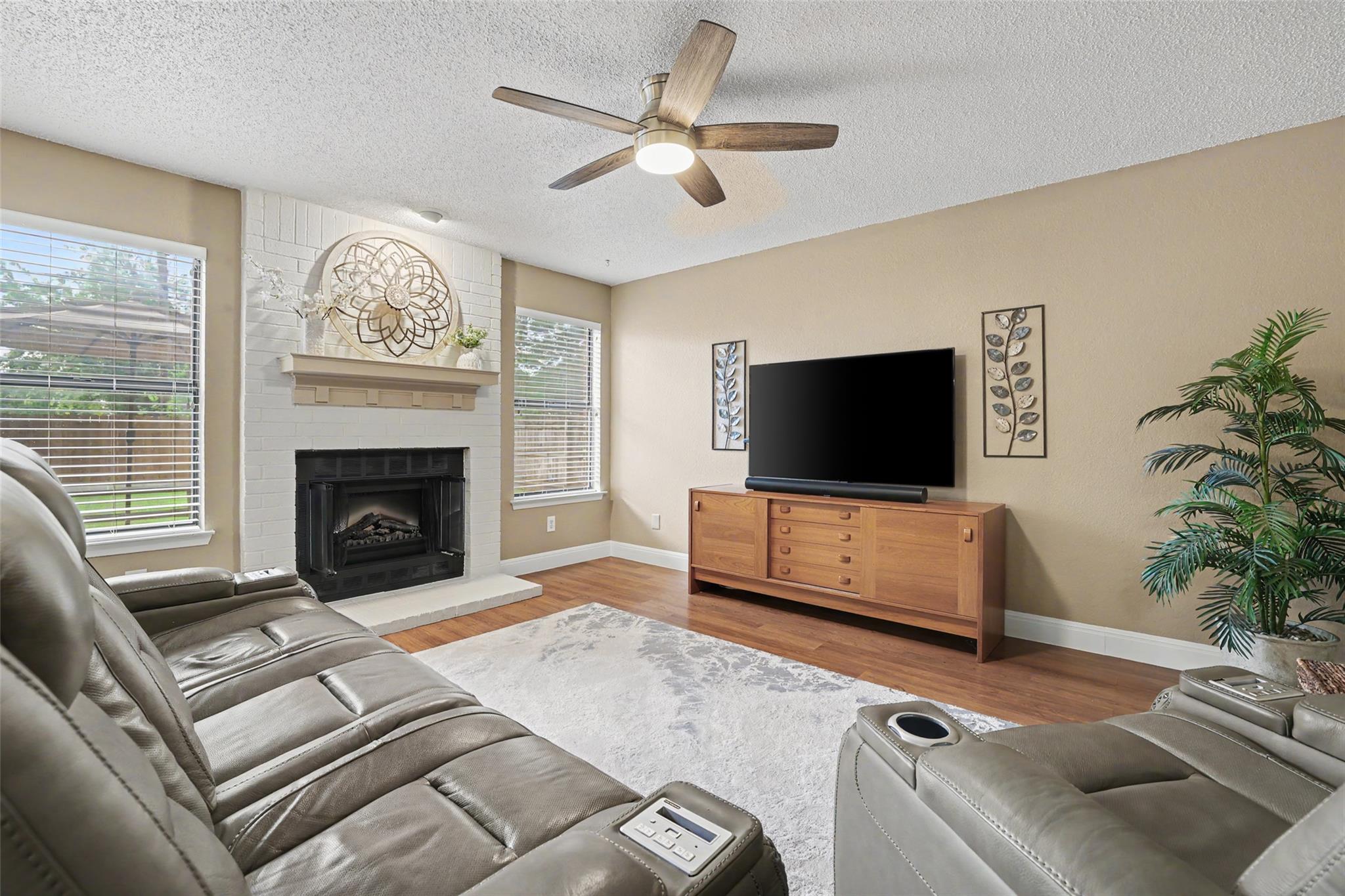 8423 Priest River Dr, Round Rock, TX 78681