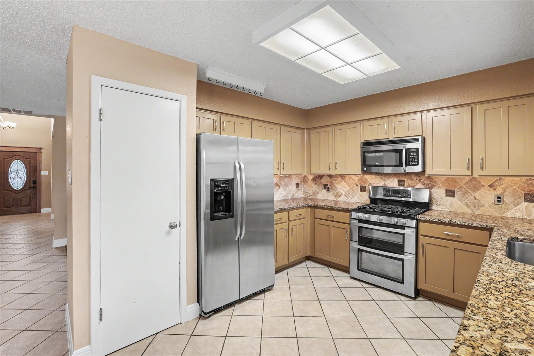 8423 Priest River Dr, Round Rock, TX 78681