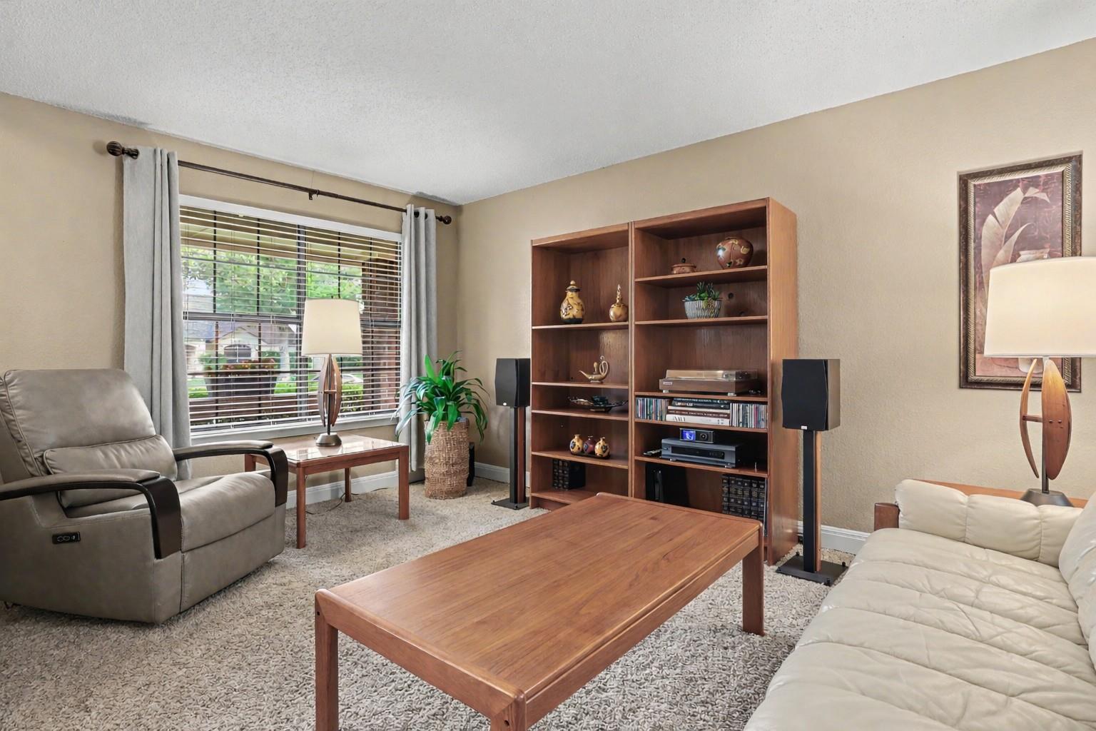 8423 Priest River Dr, Round Rock, TX 78681