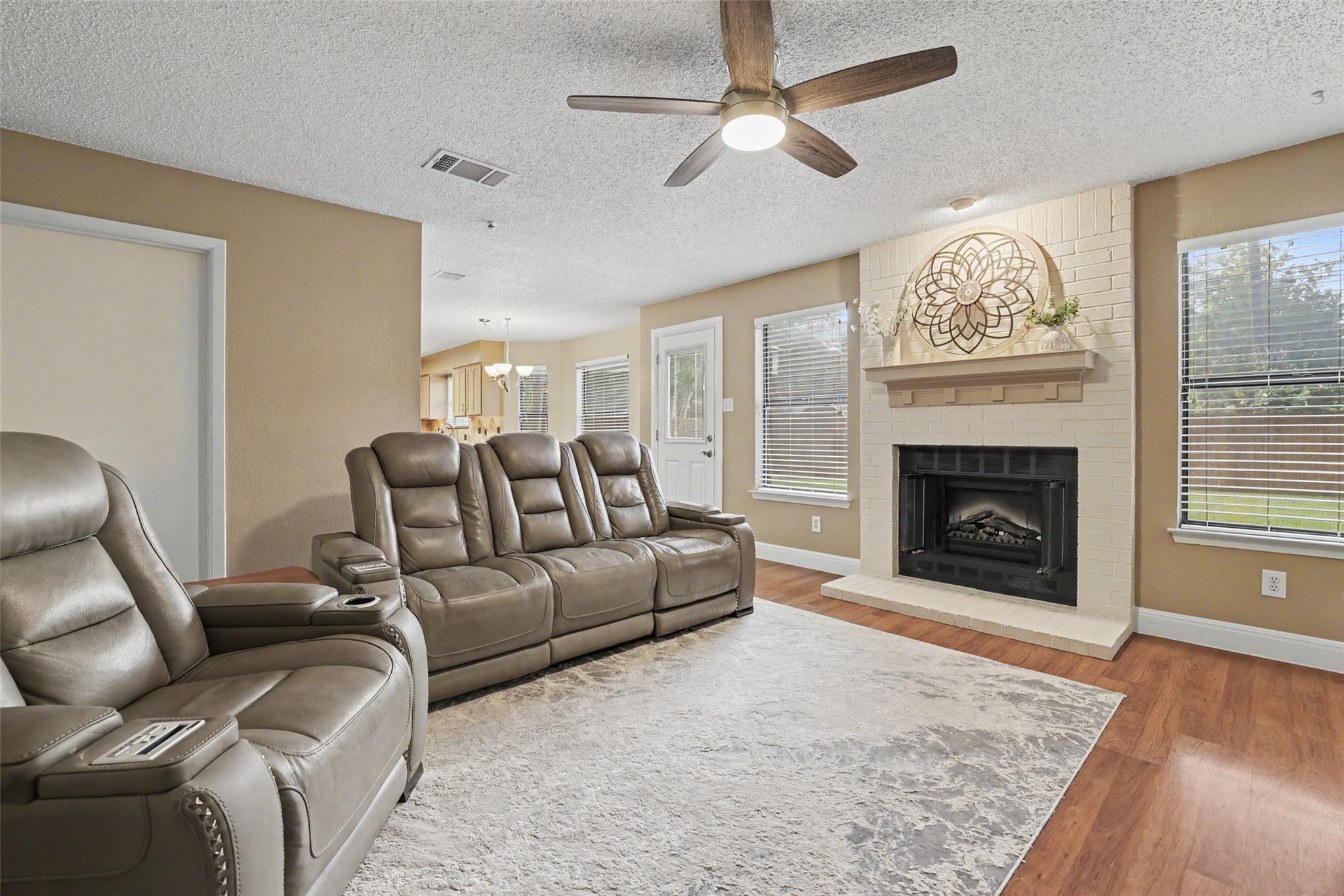 8423 Priest River Dr, Round Rock, TX 78681