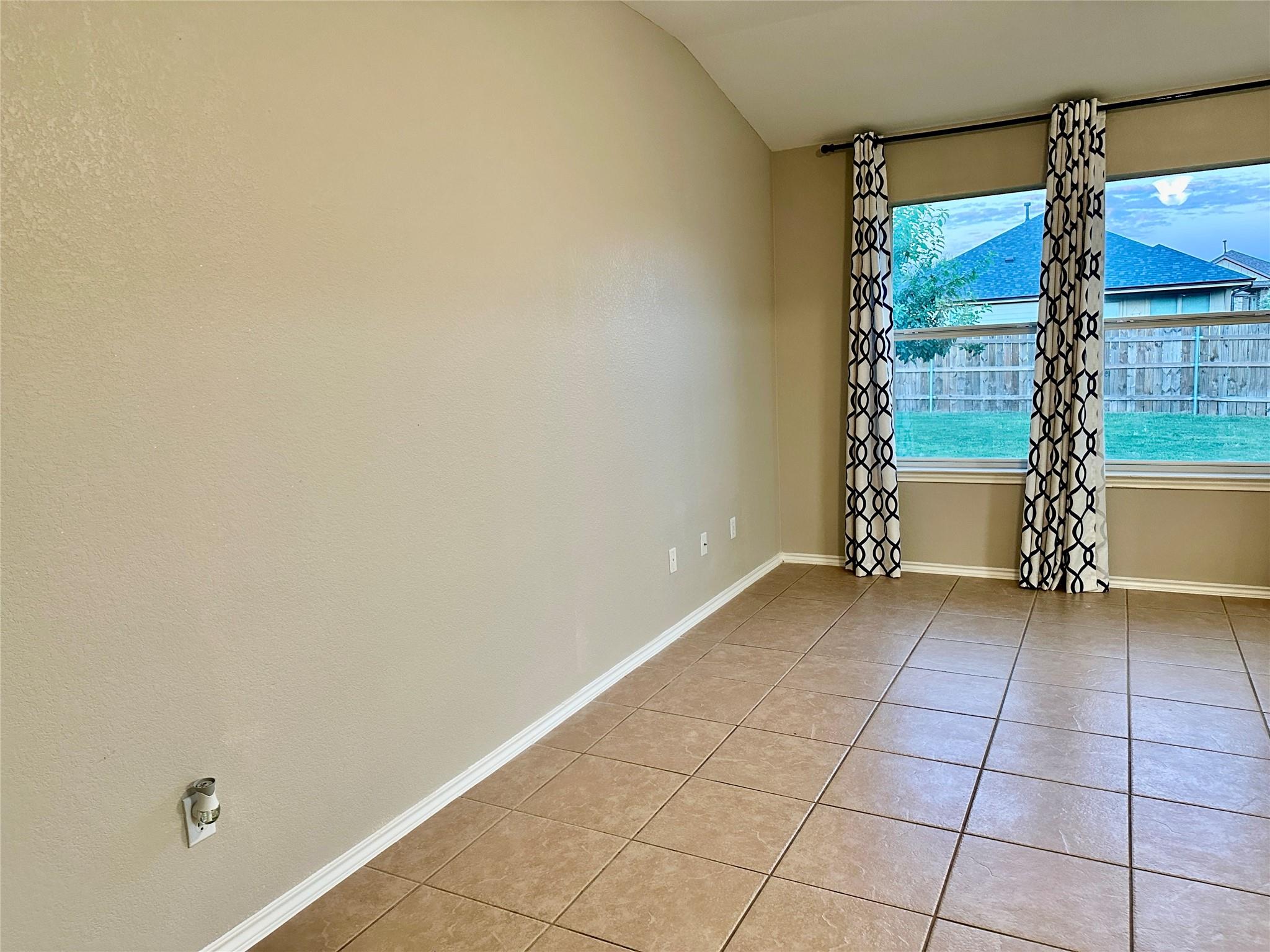 207 Dragon Ridge Rd, Buda, TX 78610