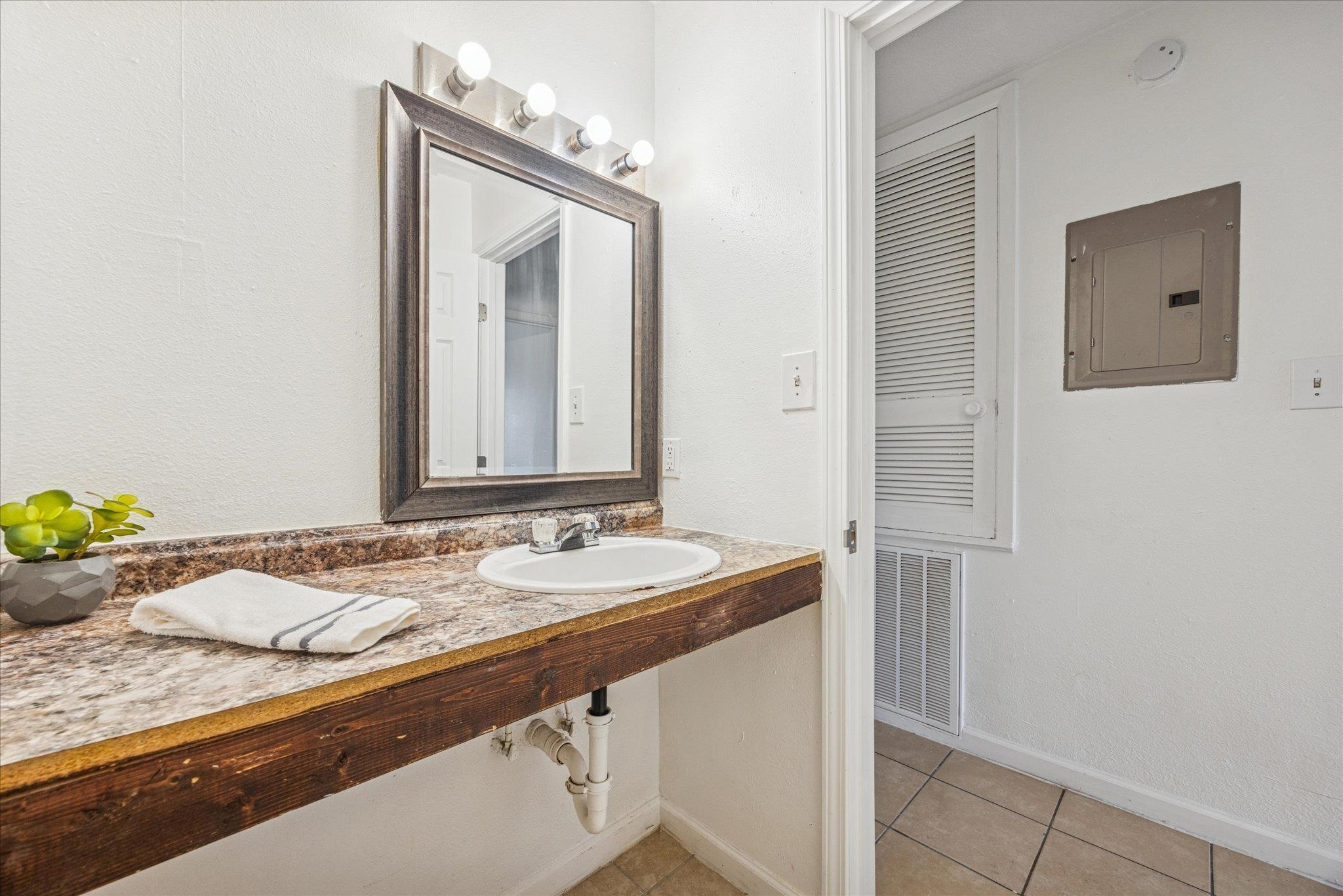 8212 Sam Rayburn Dr # 3, Austin, TX 78753