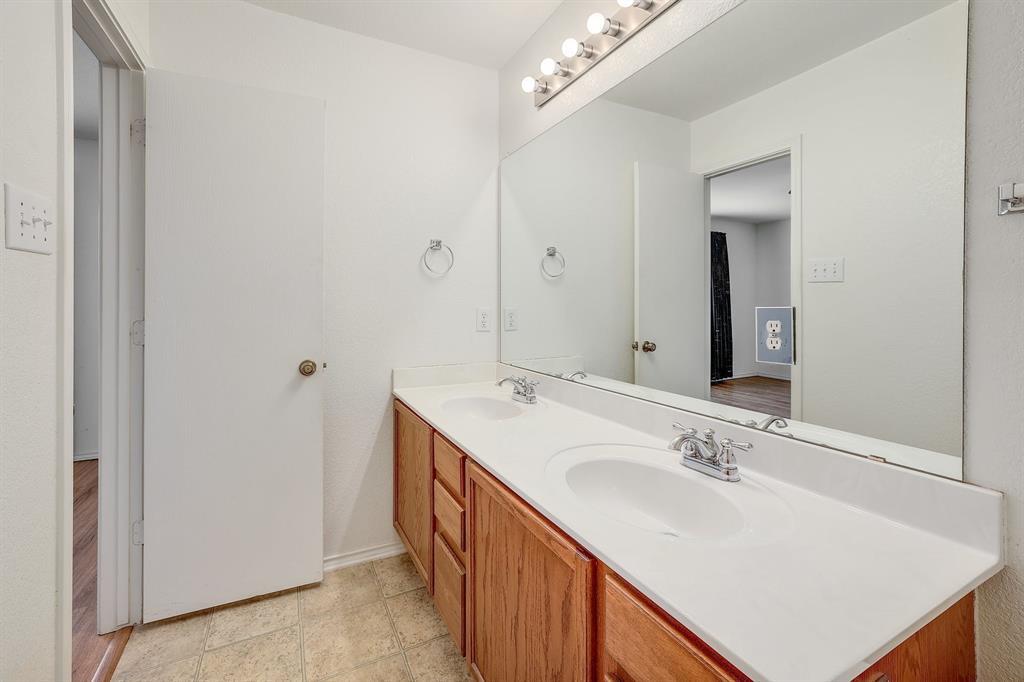 400 Greener Dr, Leander, TX 78641