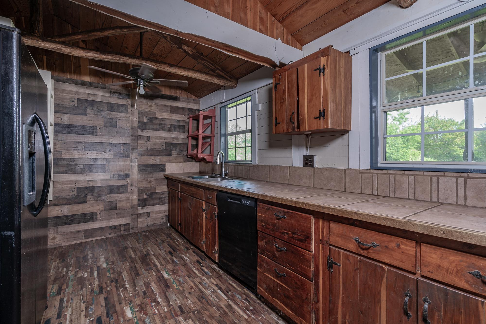 684 Indian Oaks, Liberty Hill, TX 78642