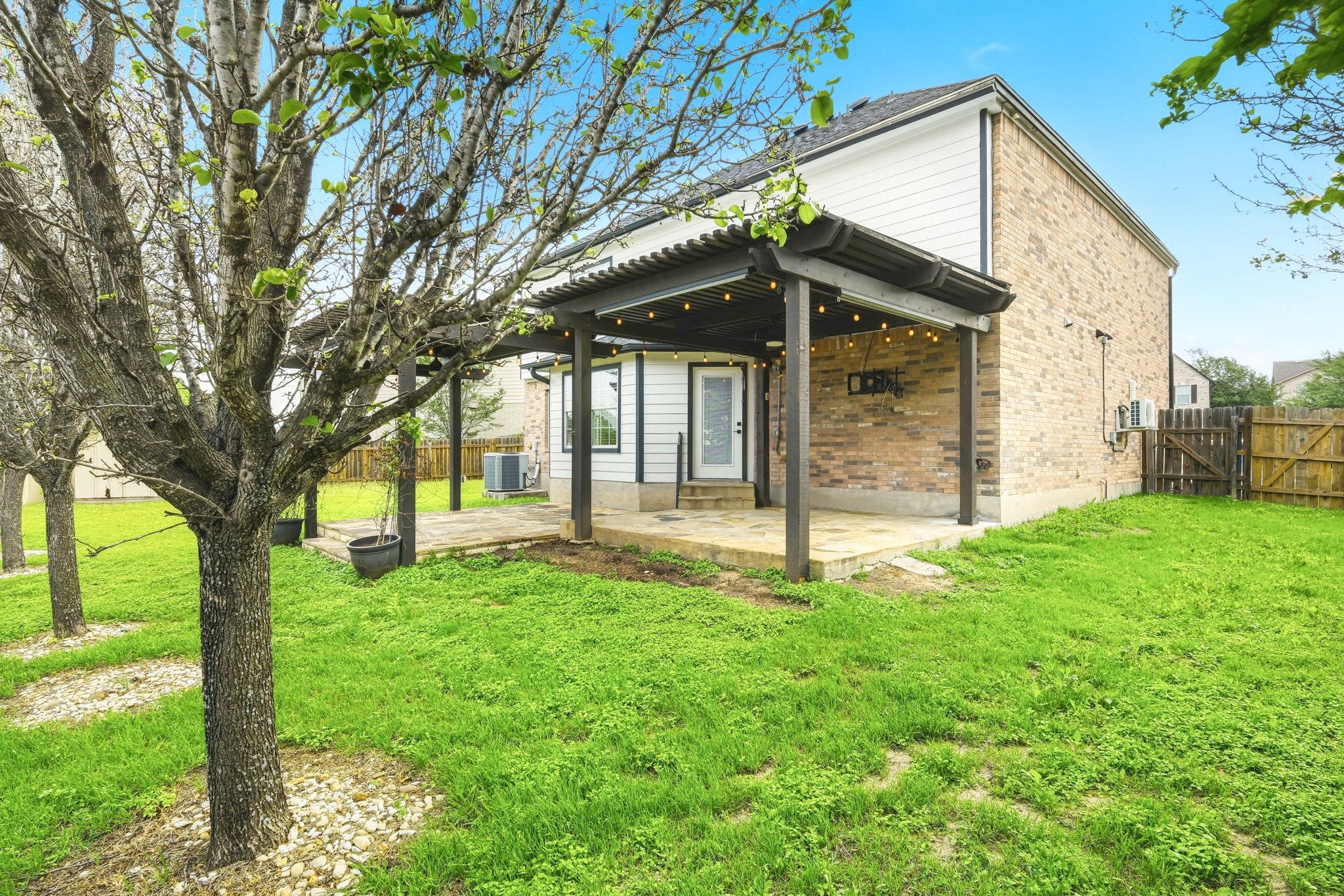 205 N Boone Valley Dr, Round Rock, TX 78664
