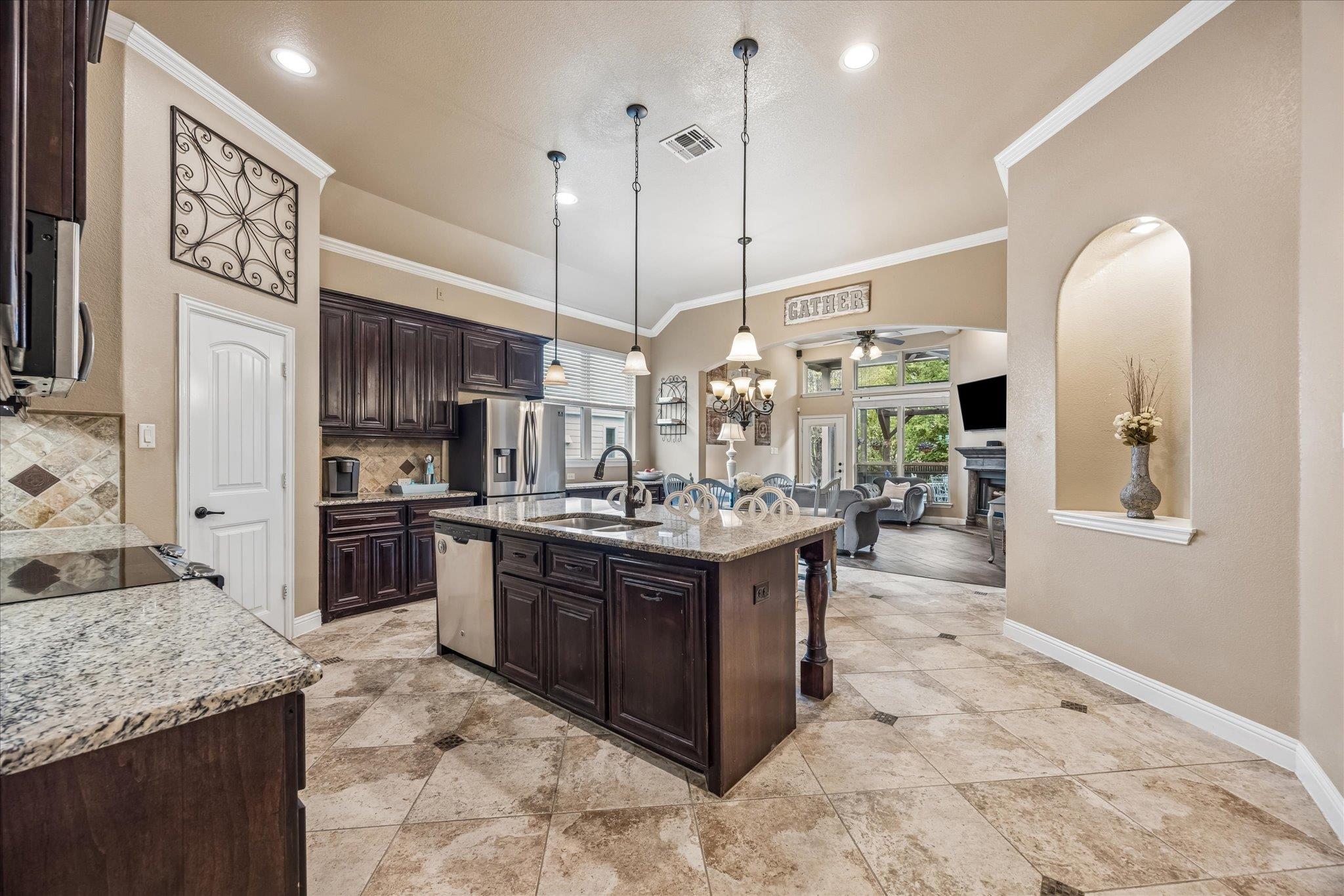 108 Rhinestone Cv, Liberty Hill, TX 78642