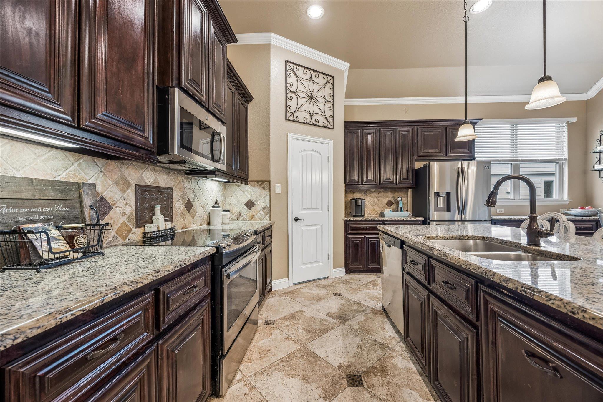 108 Rhinestone Cv, Liberty Hill, TX 78642