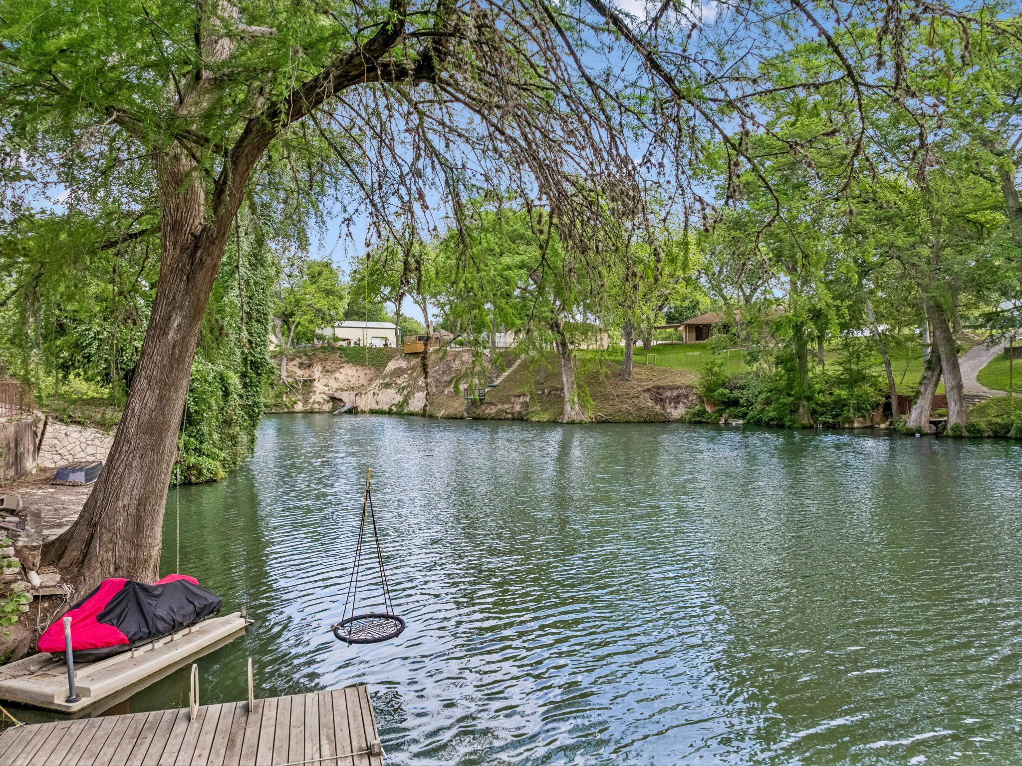 900 Boenig St, Seguin, TX 78155