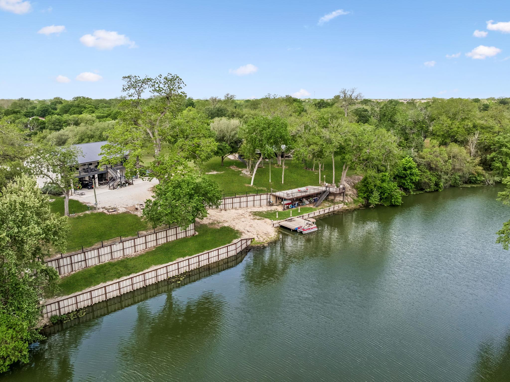 900 Boenig St, Seguin, TX 78155