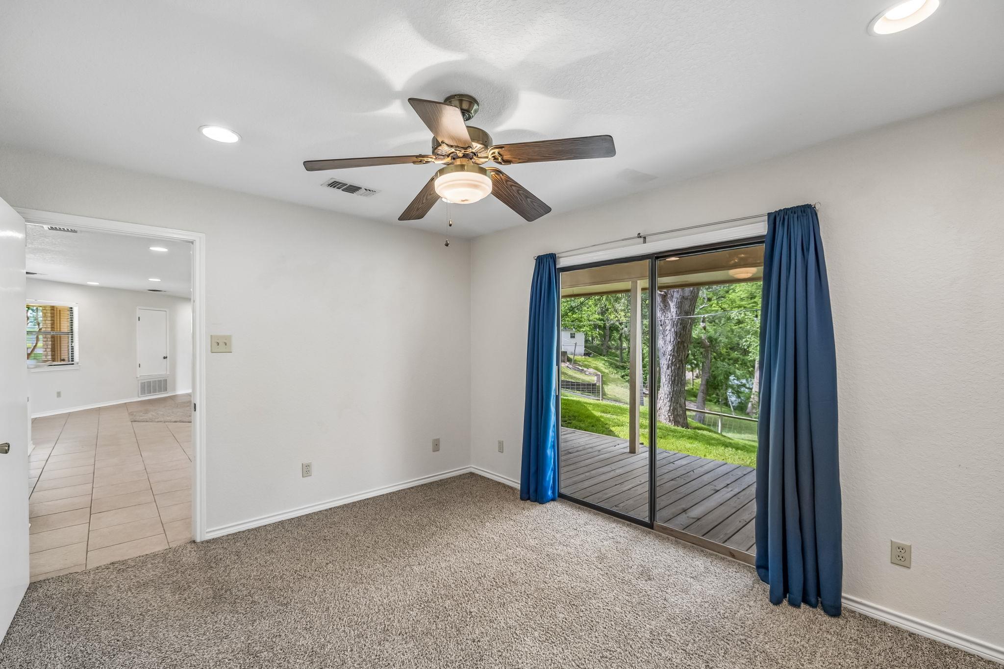 900 Boenig St, Seguin, TX 78155