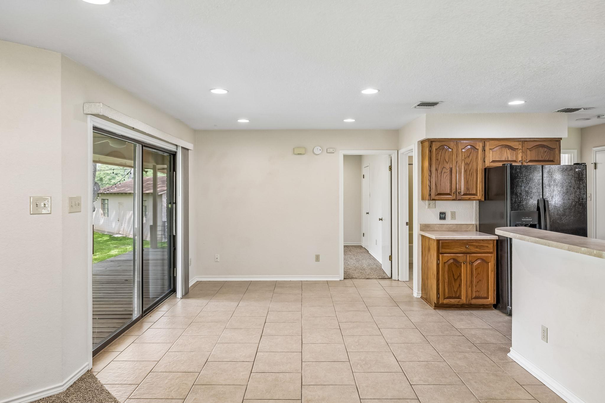 900 Boenig St, Seguin, TX 78155