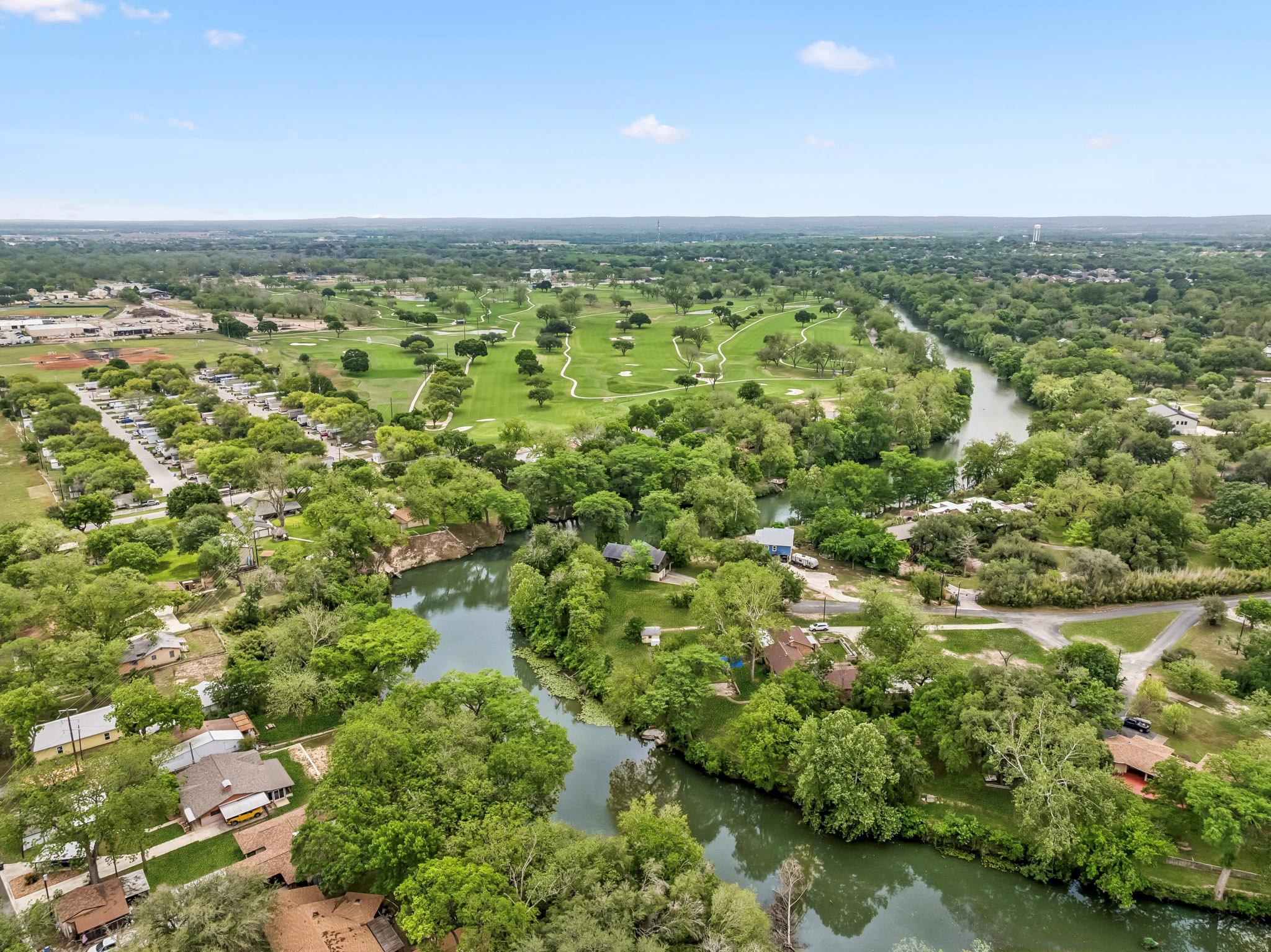 900 Boenig St, Seguin, TX 78155